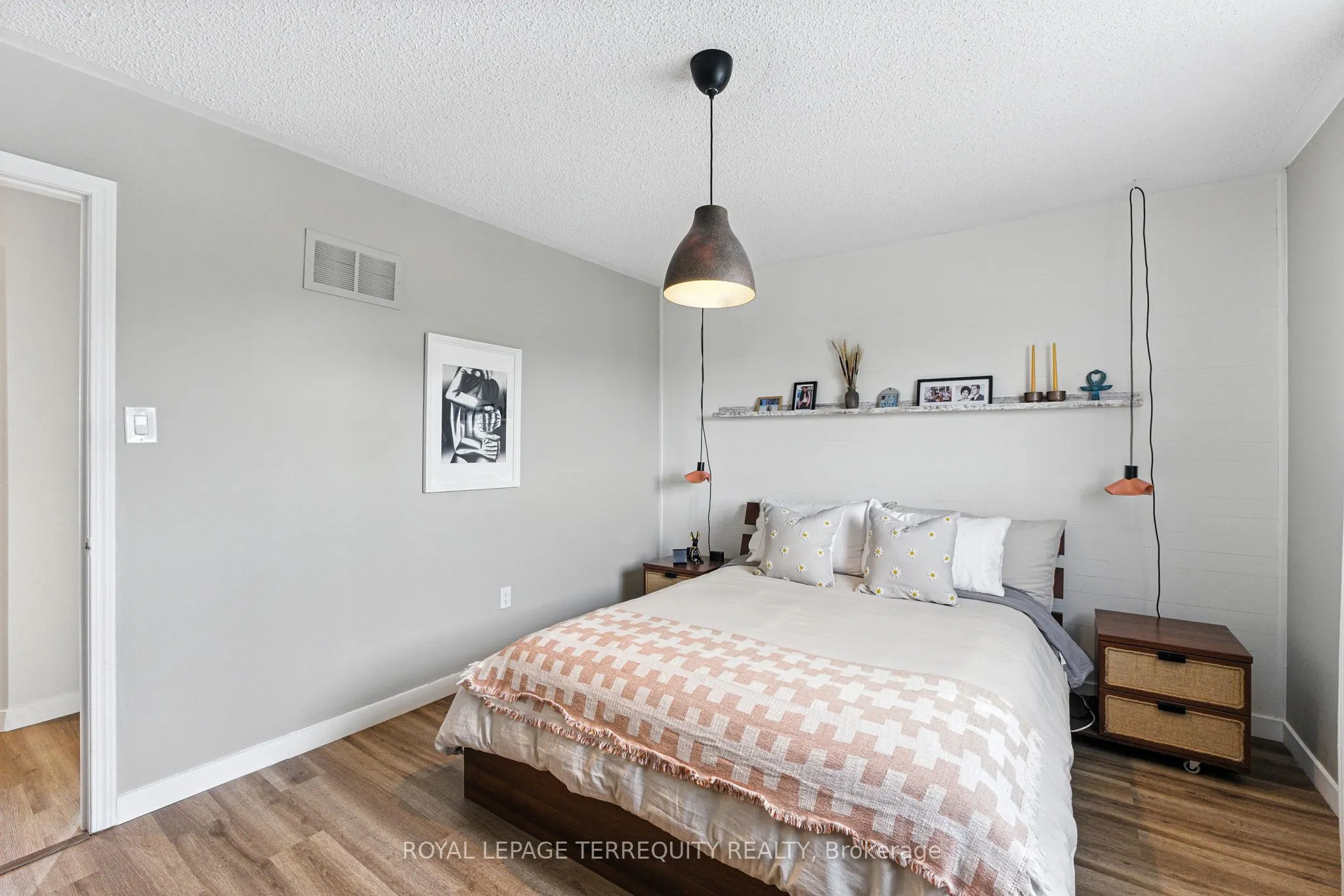 1117 Riddell Crescent
