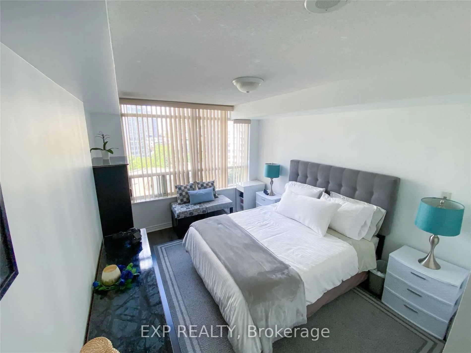 3880 Duke Of York Boulevard, #902