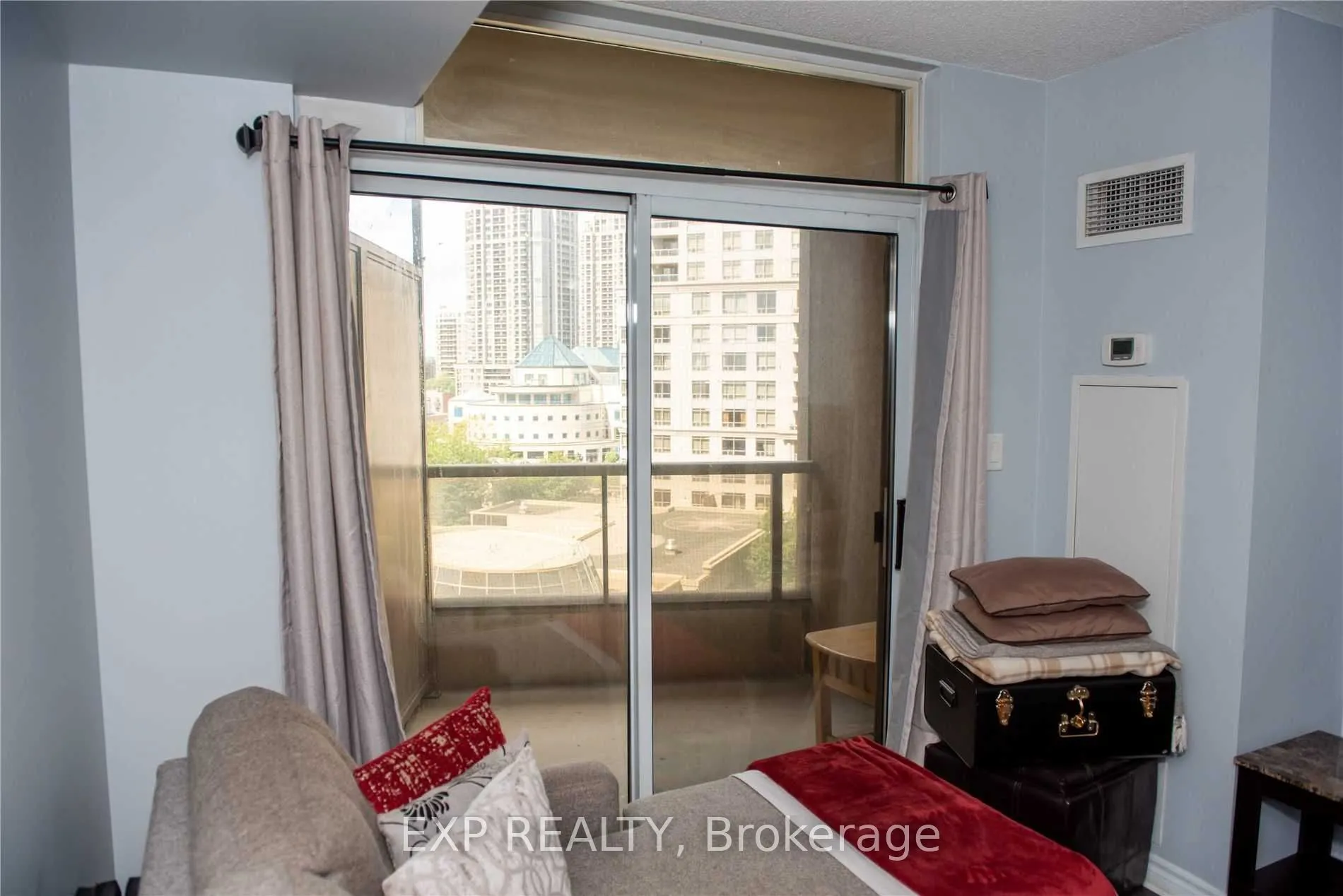 3880 Duke Of York Boulevard, #902