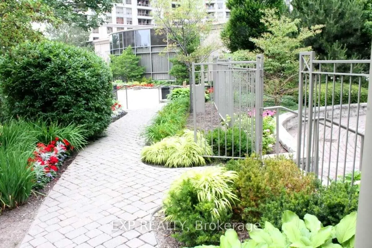 3880 Duke Of York Boulevard, #902