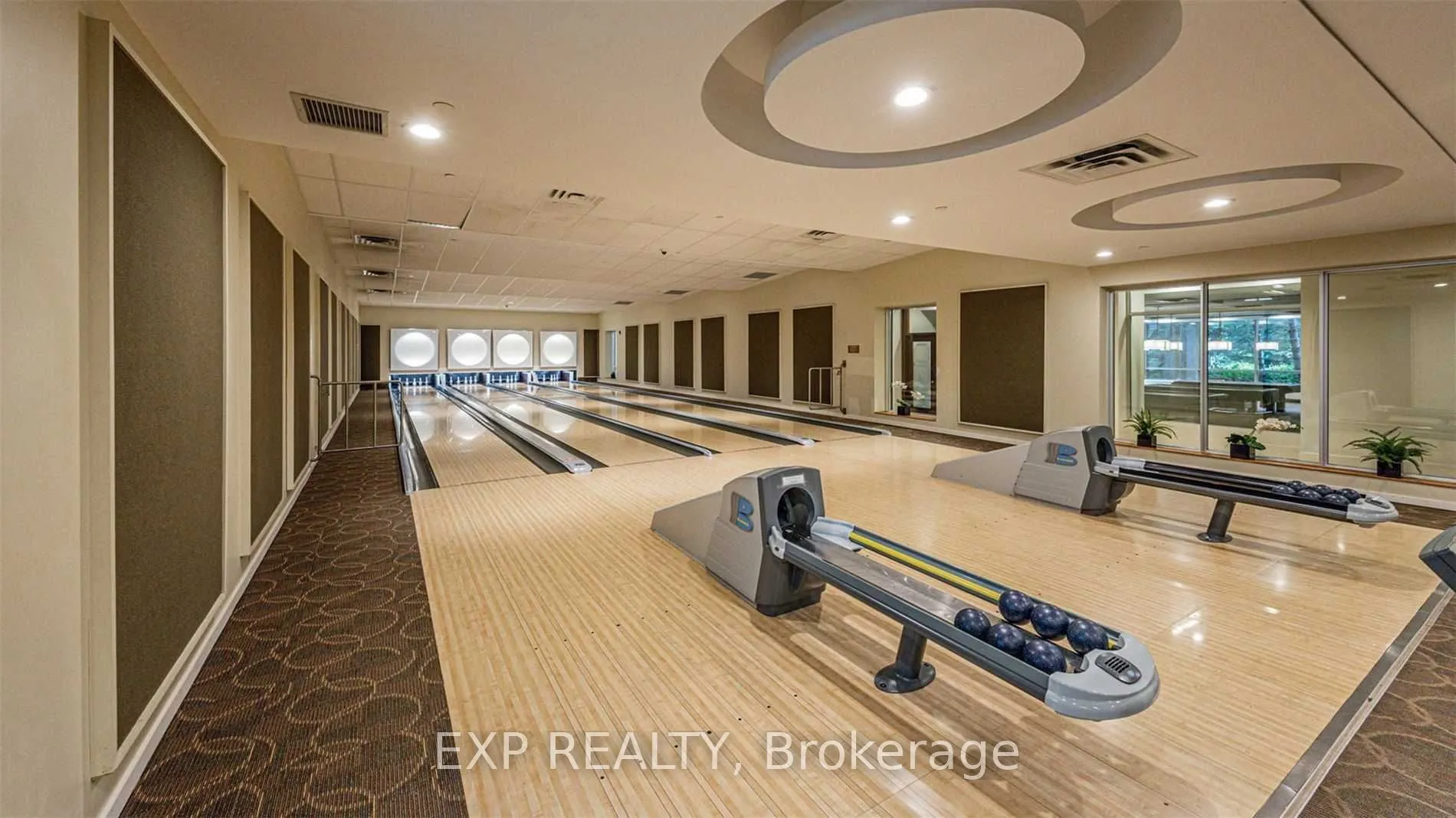 3880 Duke Of York Boulevard, #902