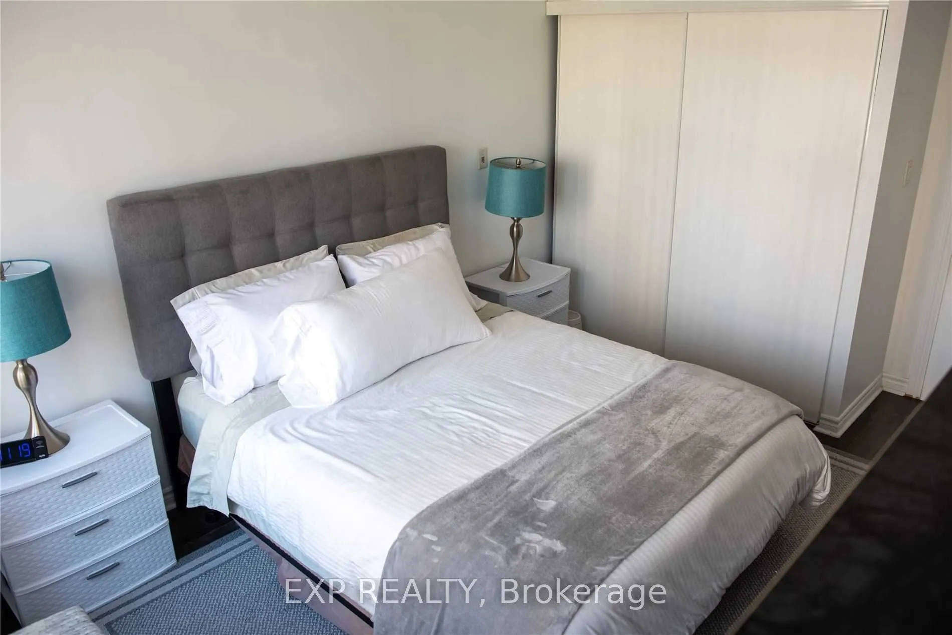 3880 Duke Of York Boulevard, #902