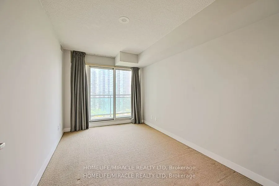 155 Legion Road N, #1401