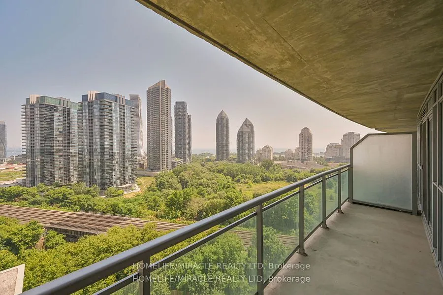 155 Legion Road N, #1401