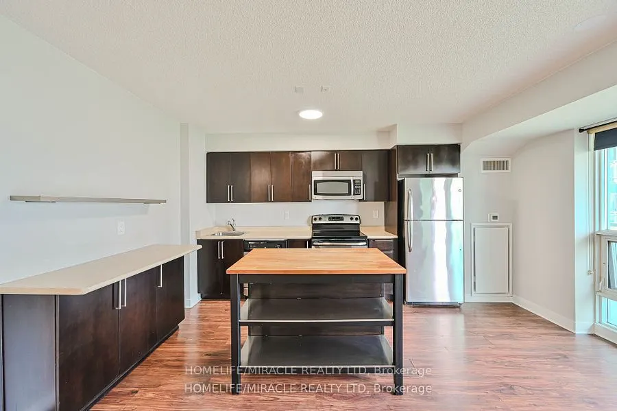 155 Legion Road N, #1401