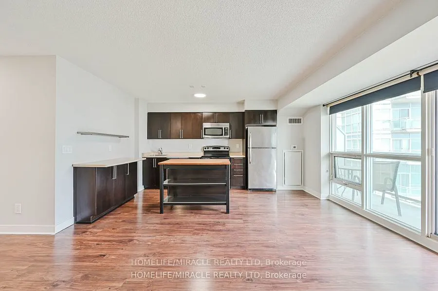 155 Legion Road N, #1401