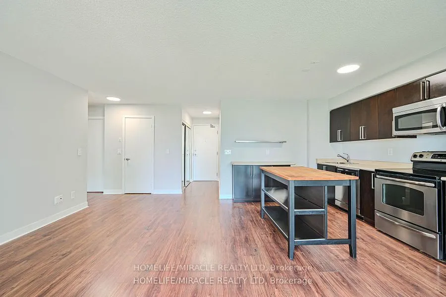 155 Legion Road N, #1401