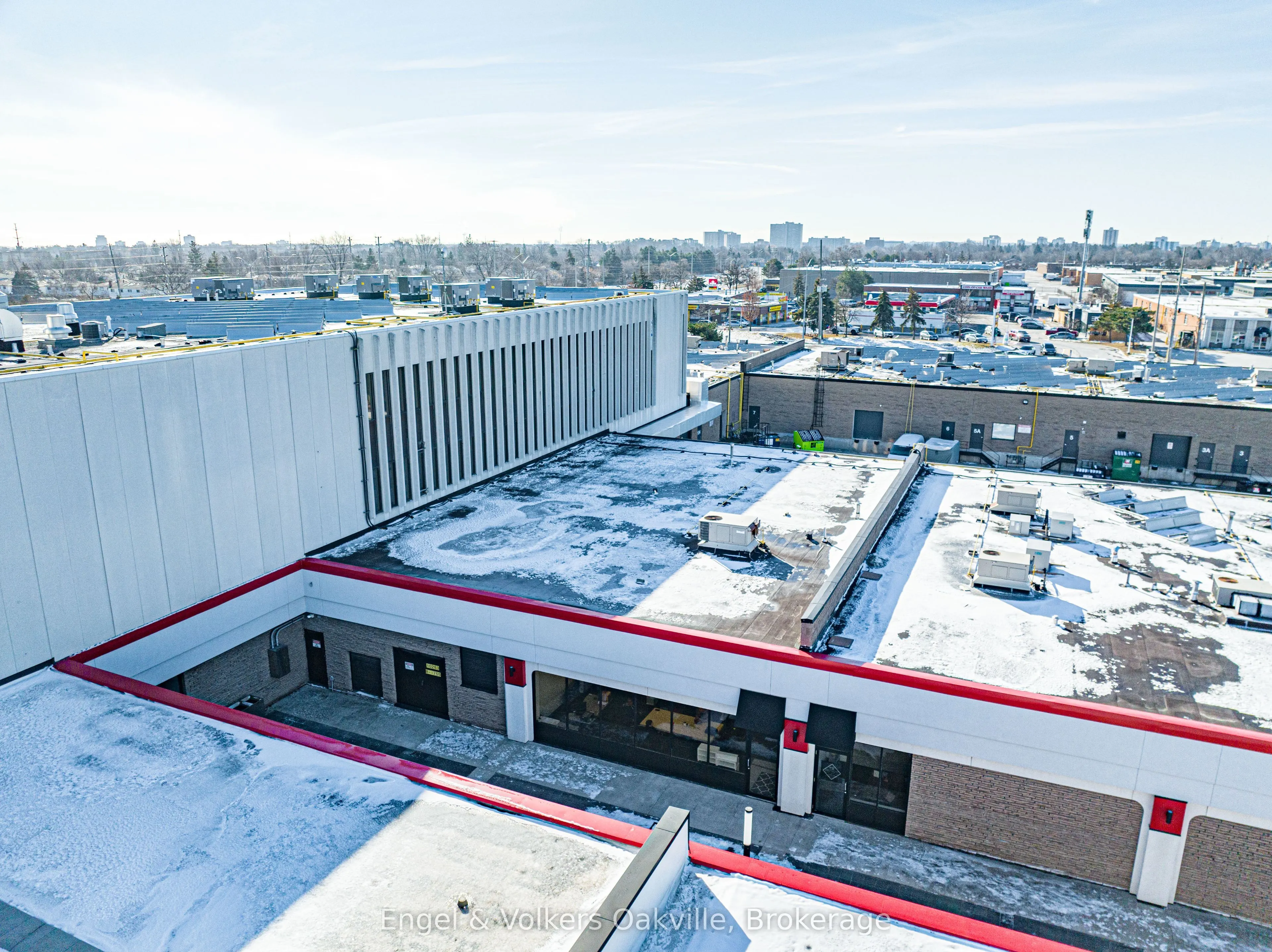 755 Queensway E, #8