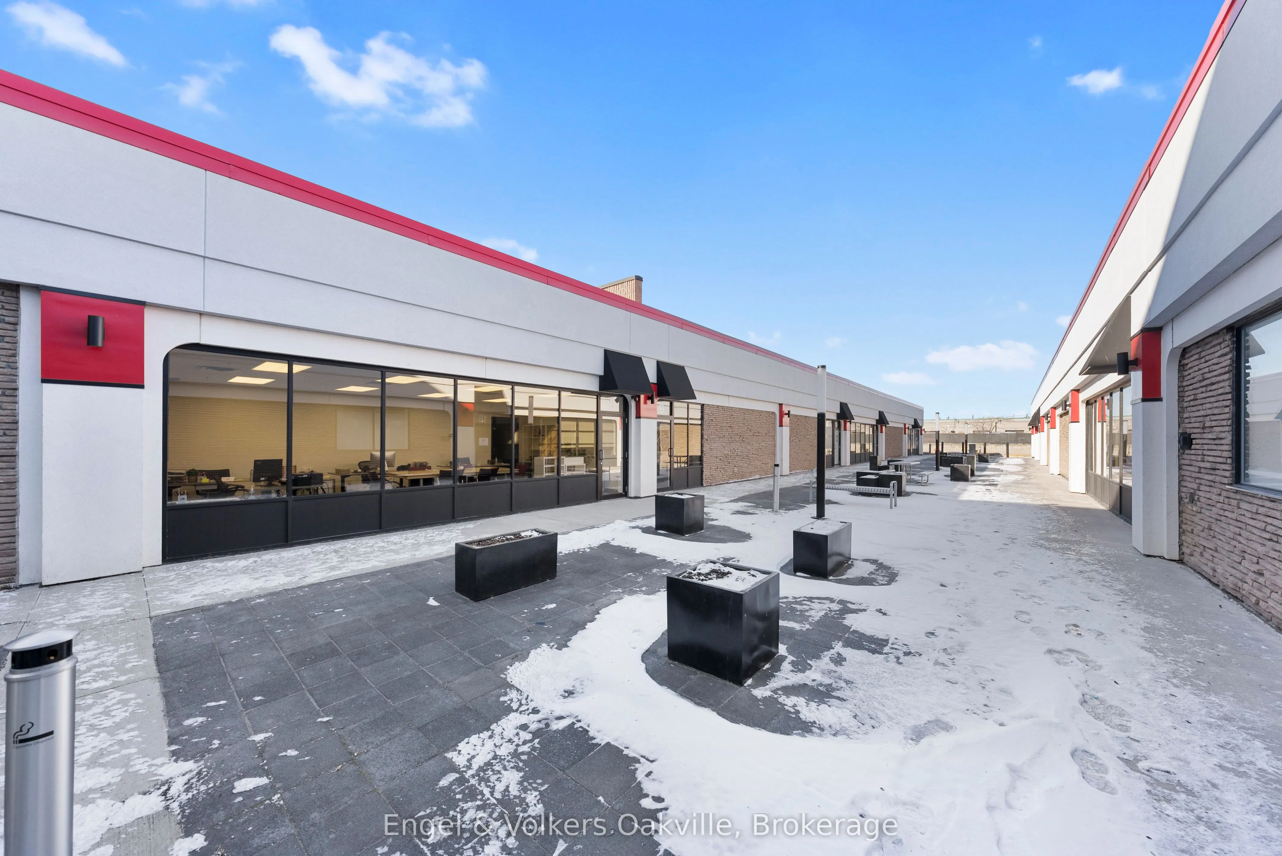 755 Queensway E, #8