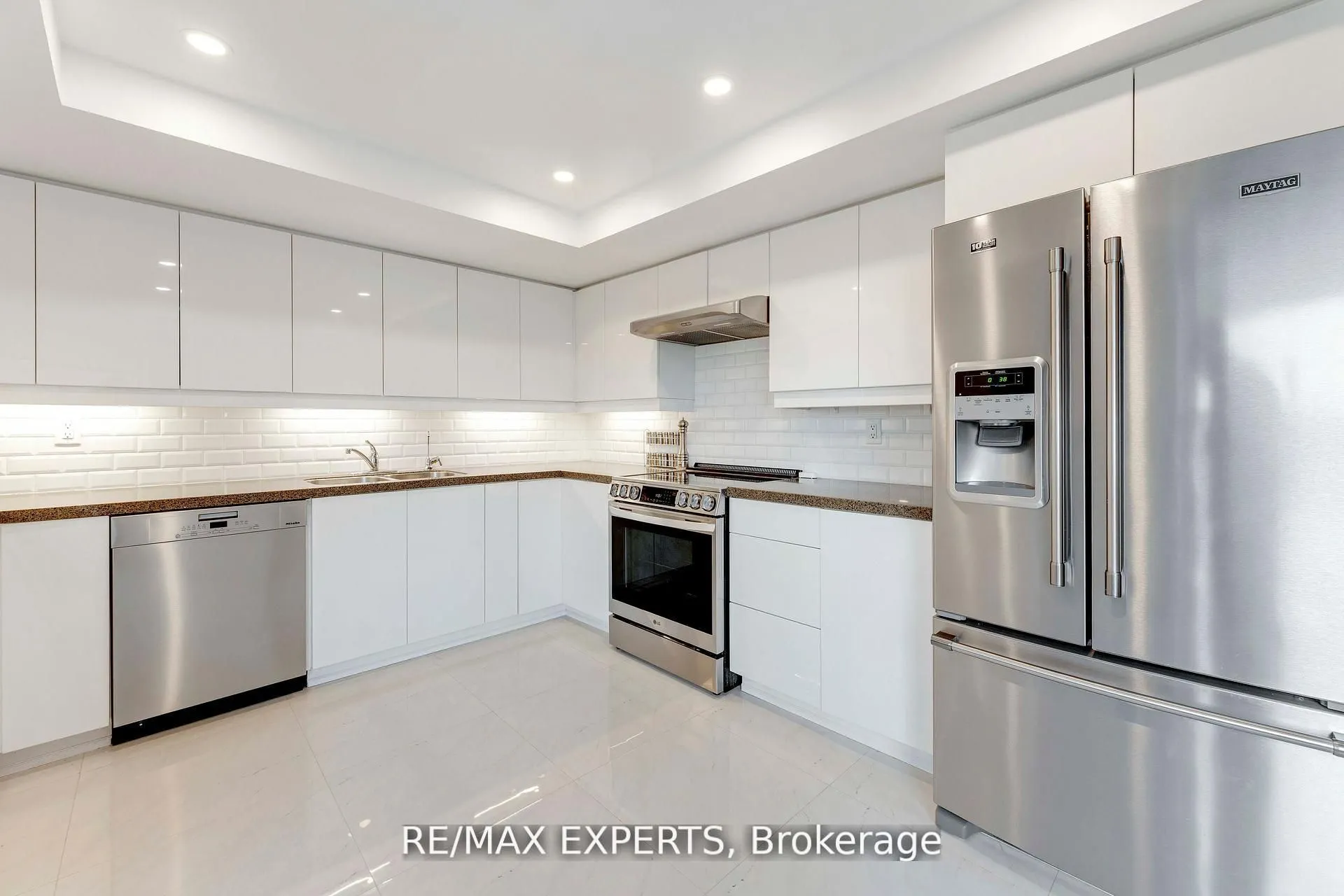 1201 North Shore Boulevard E, #809