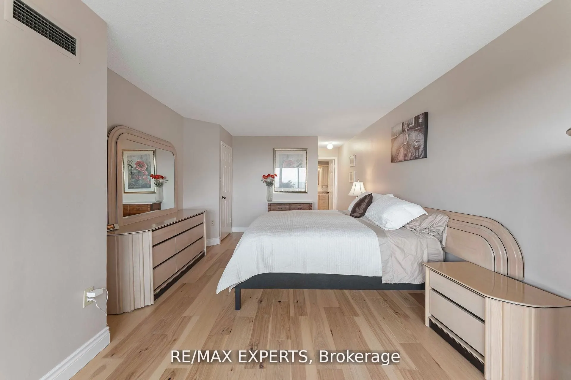 1201 North Shore Boulevard E, #809