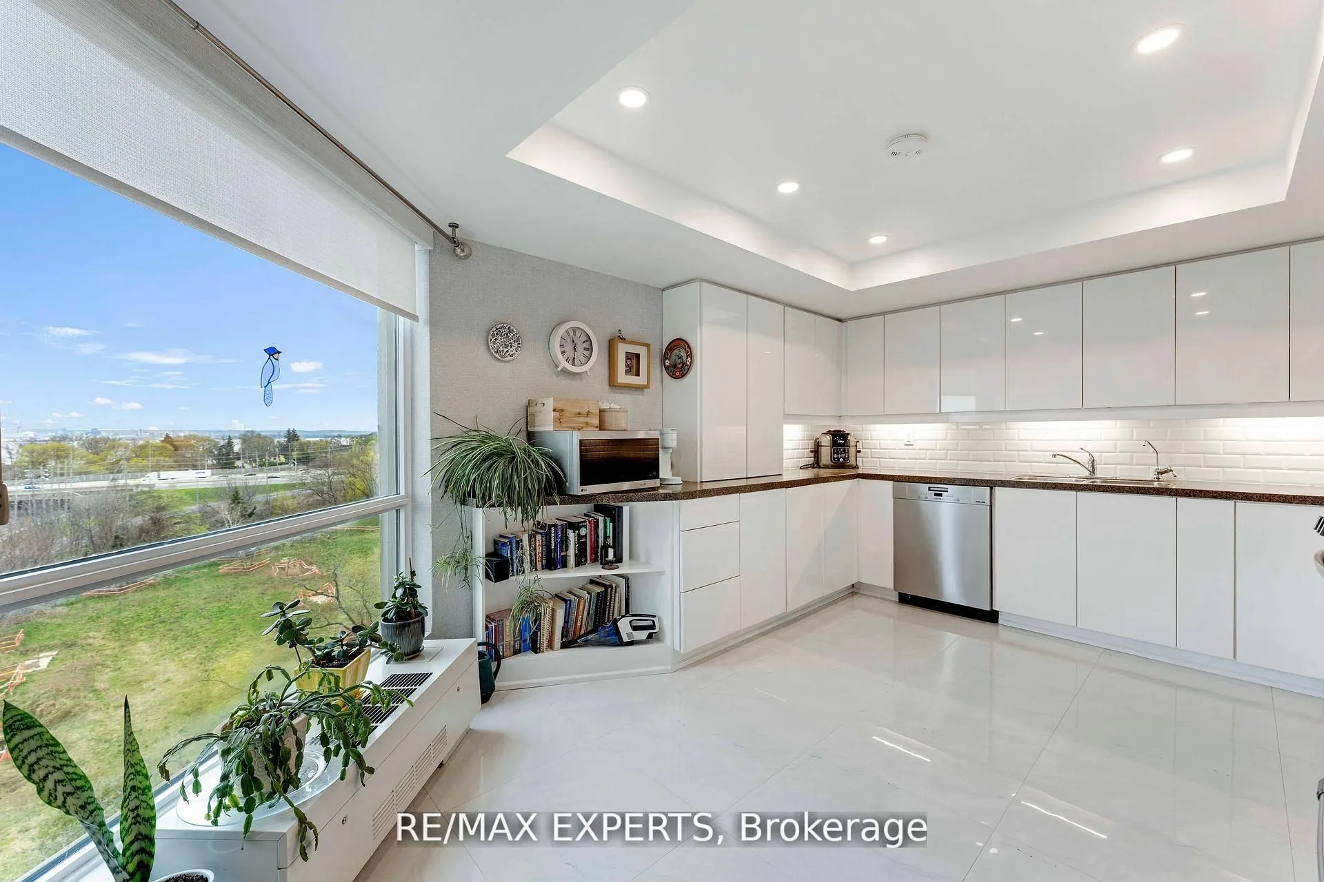 1201 North Shore Boulevard E, #809