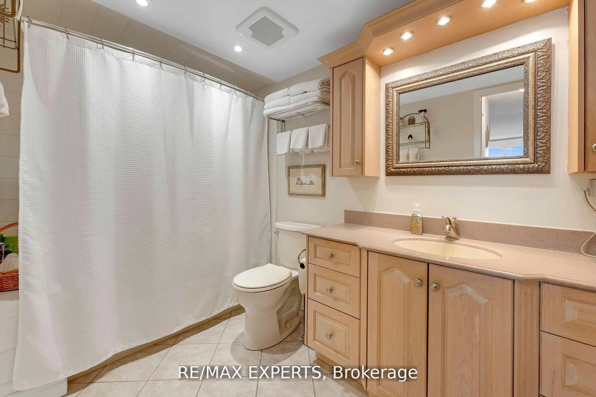 1201 North Shore Boulevard E, #809