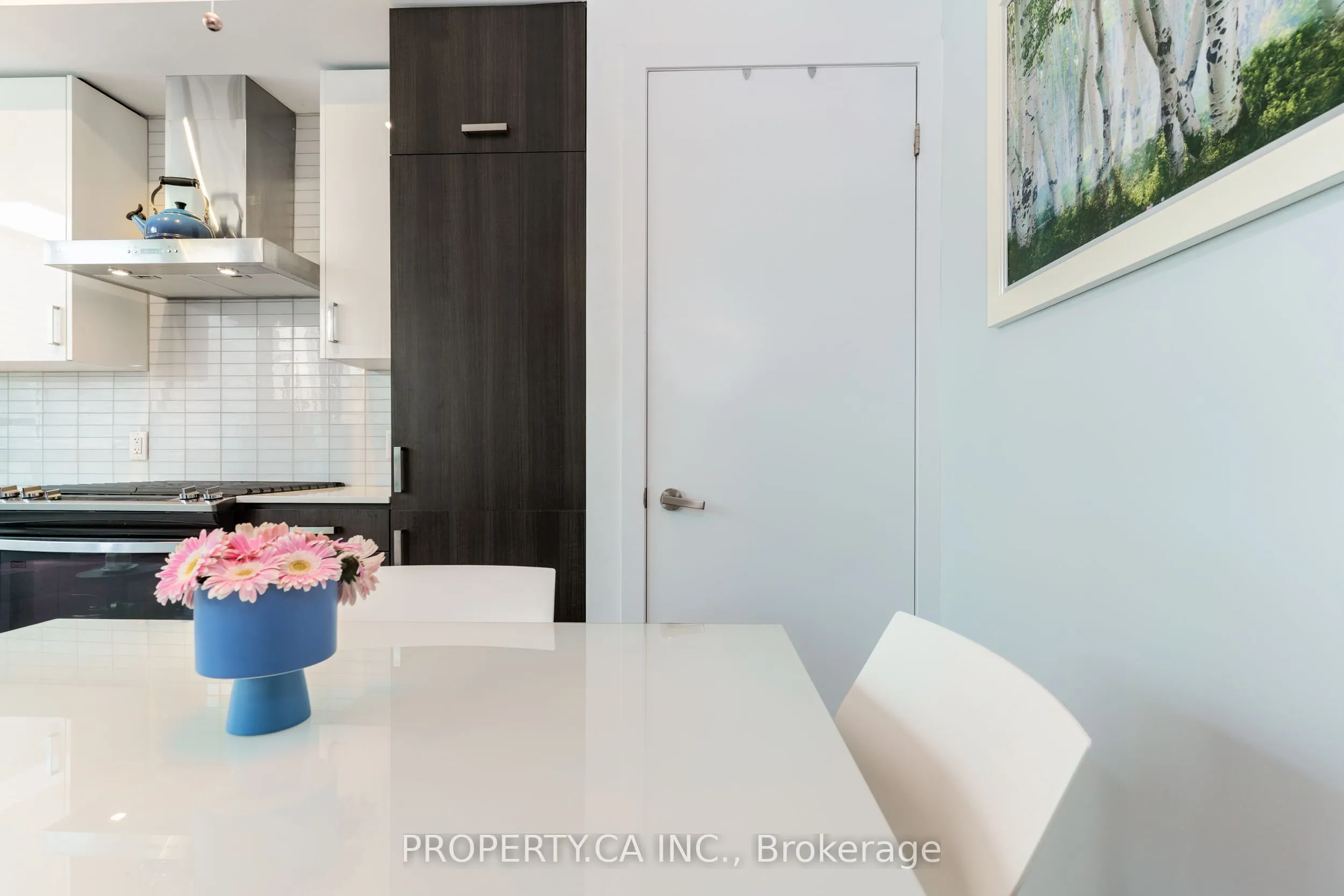 36 Howard Park Avenue, #207