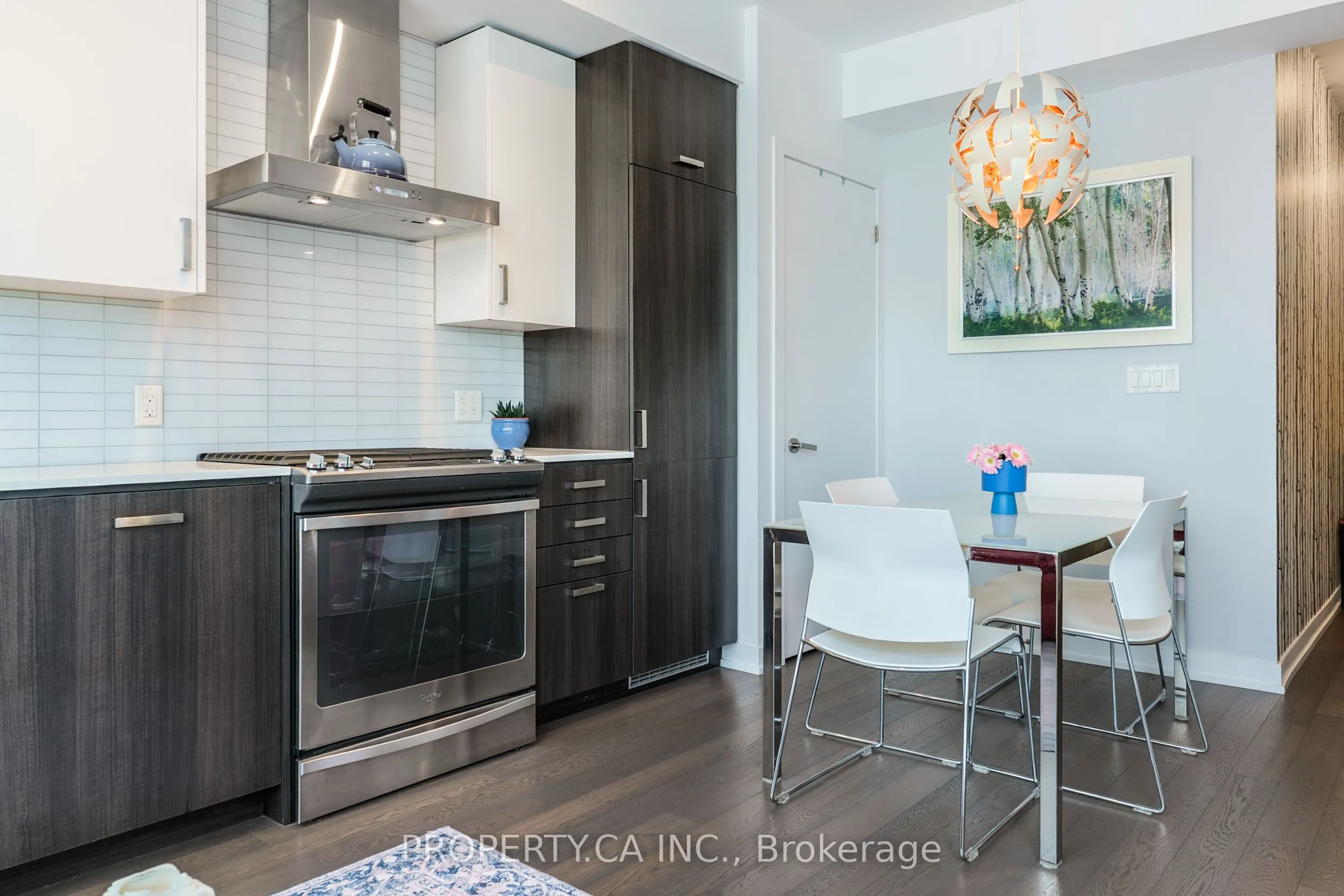 36 Howard Park Avenue, #207