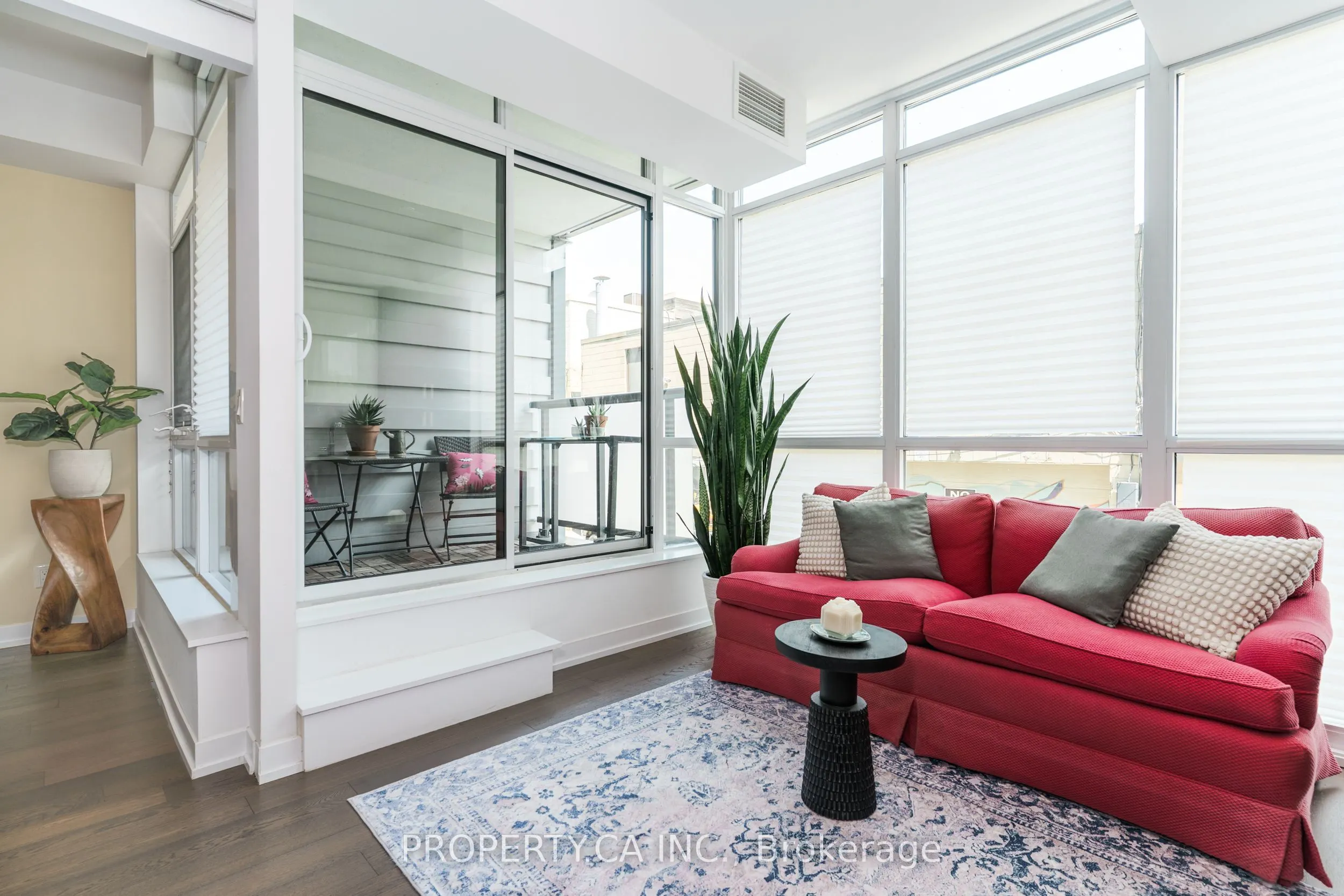 36 Howard Park Avenue, #207