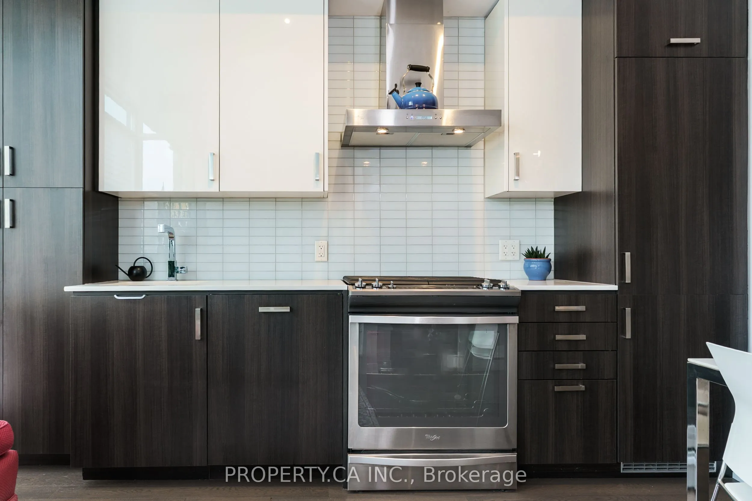 36 Howard Park Avenue, #207