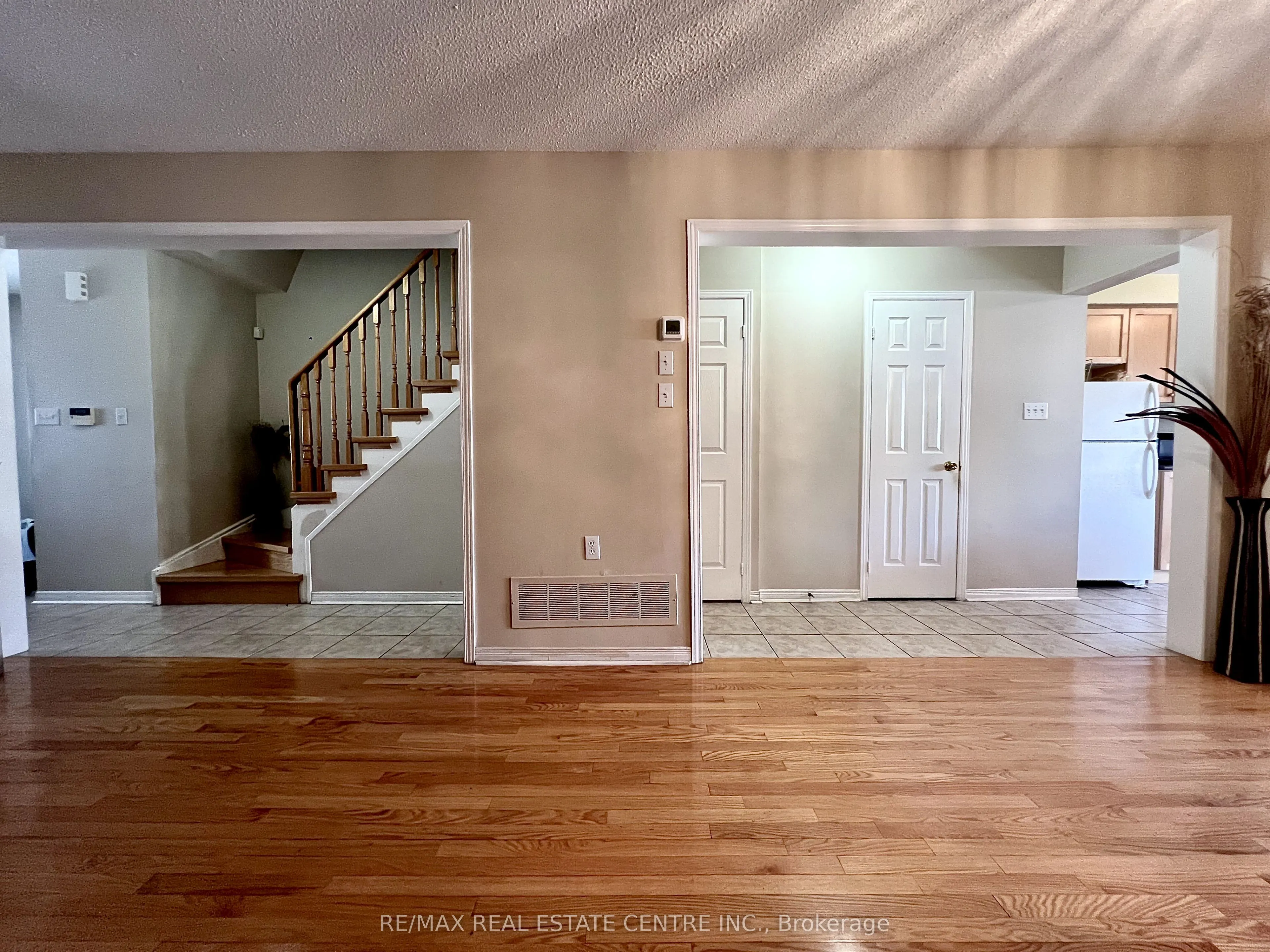 77 Zia Dodda Crescent