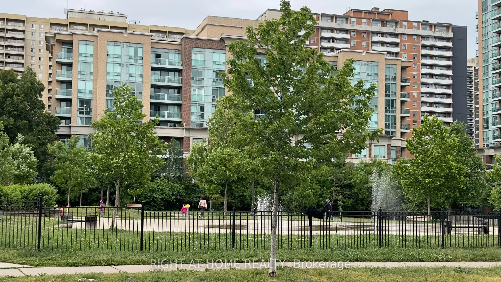 5101 Dundas Street W, #902