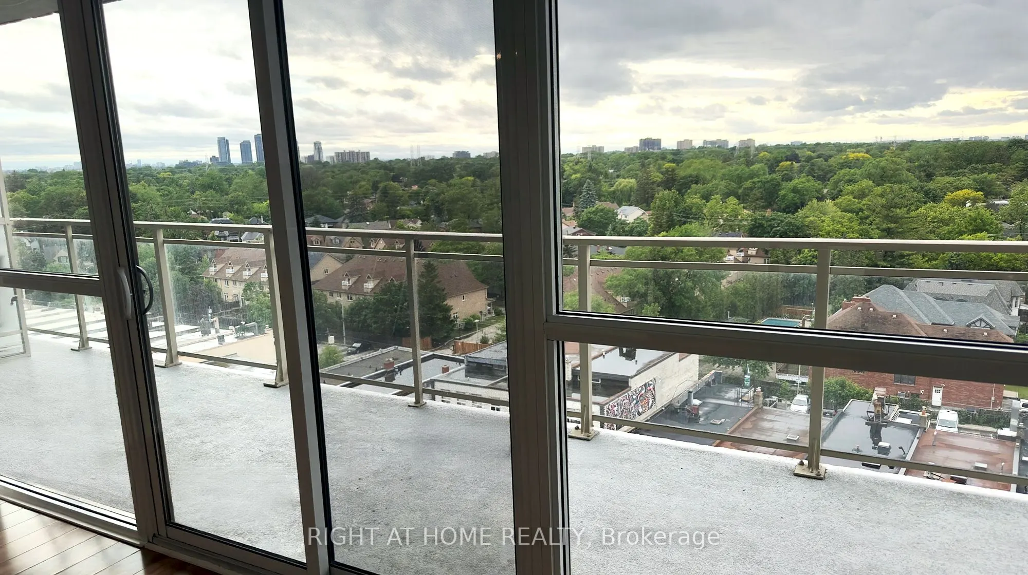 5101 Dundas Street W, #902