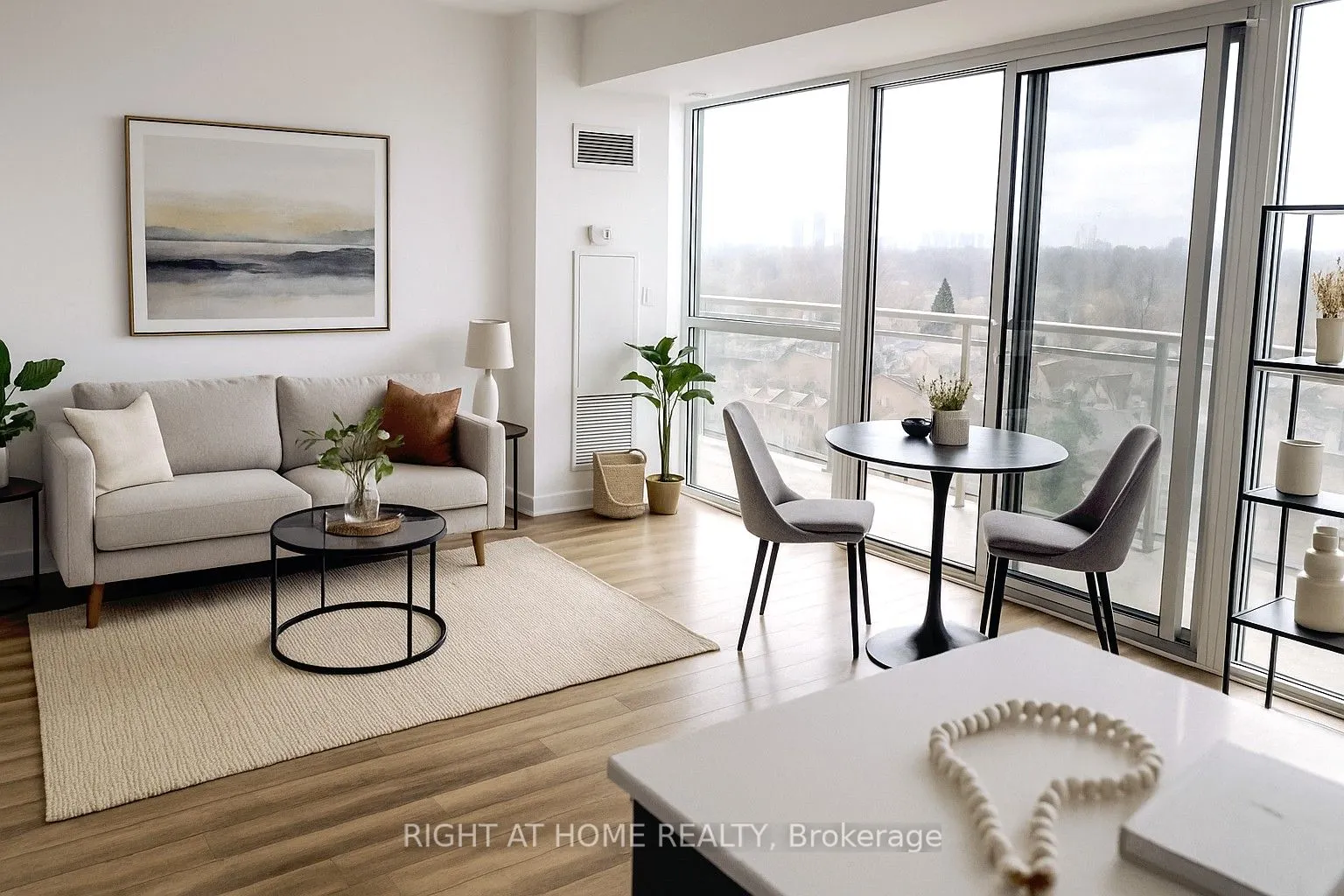 5101 Dundas Street W, #902