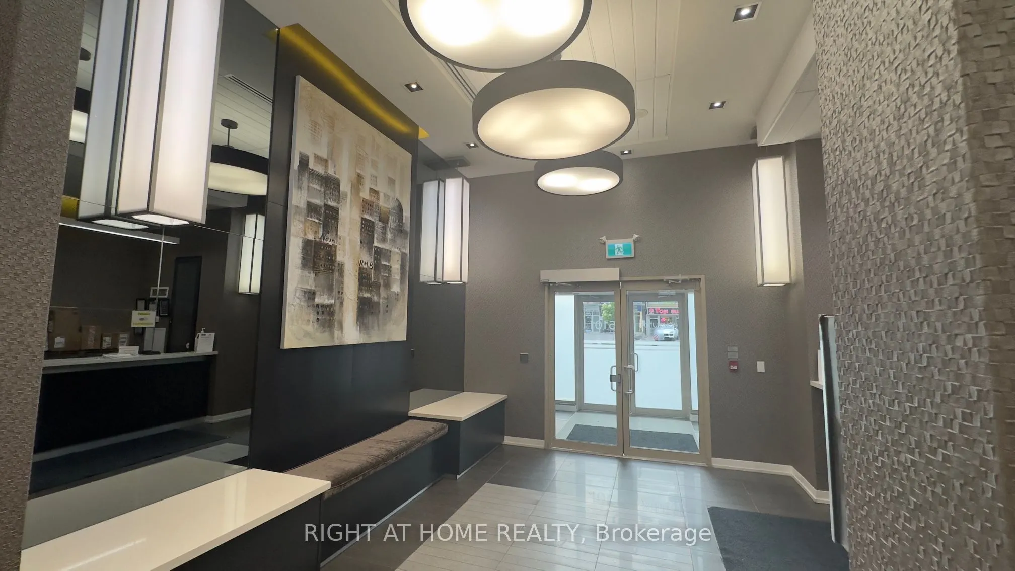 5101 Dundas Street W, #902