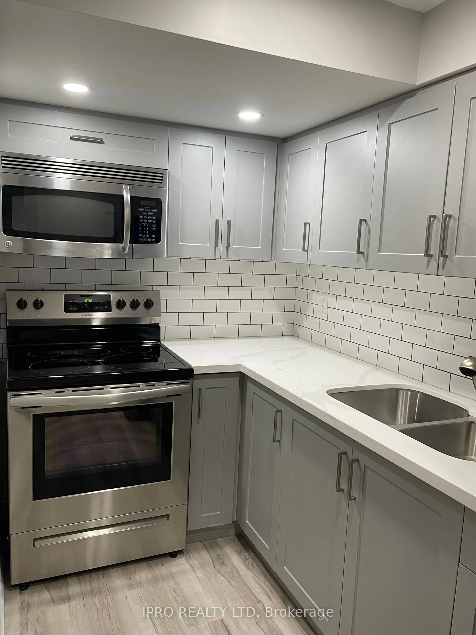34 Ebury (LOWER) Drive