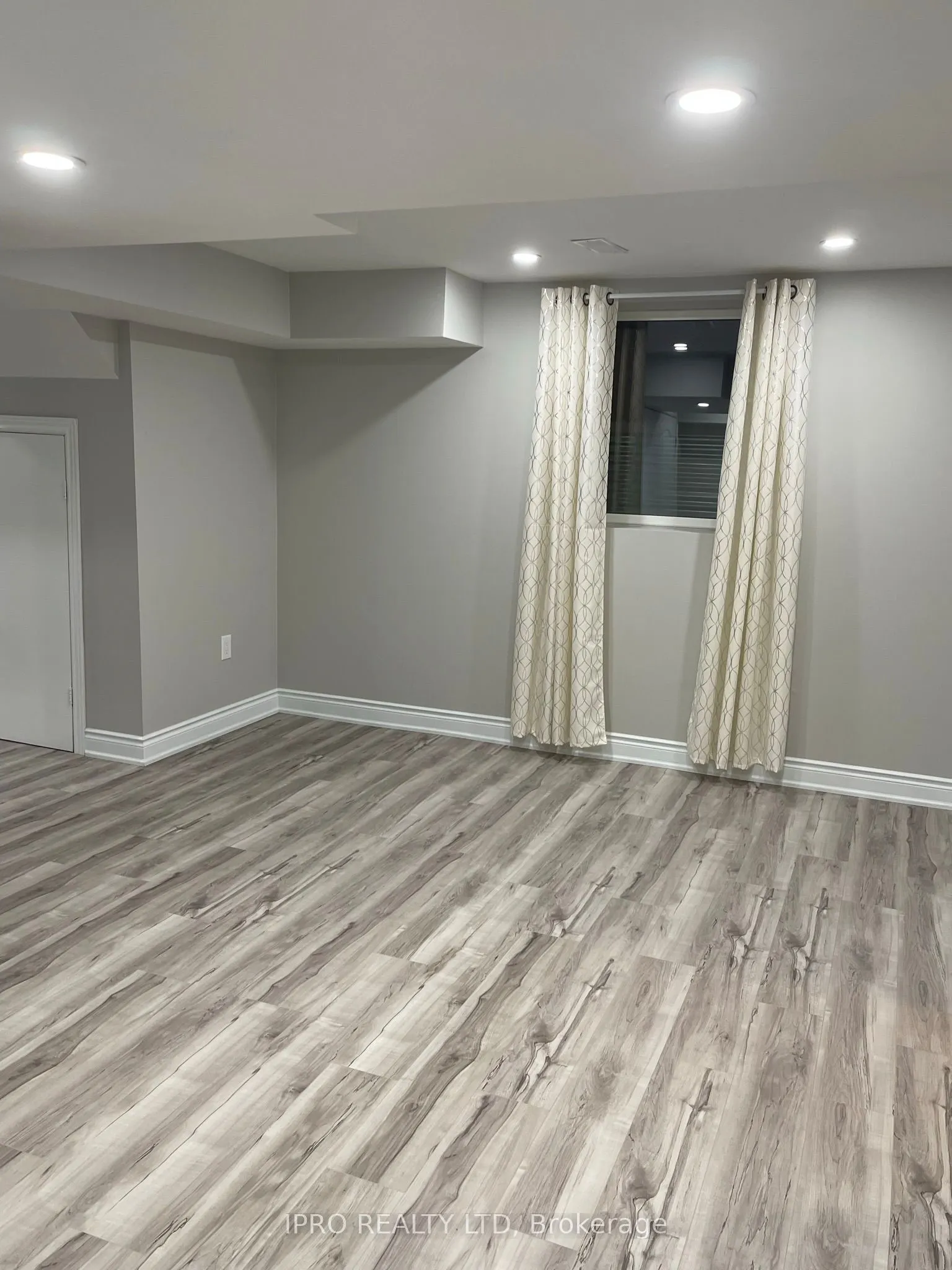 34 Ebury (LOWER) Drive