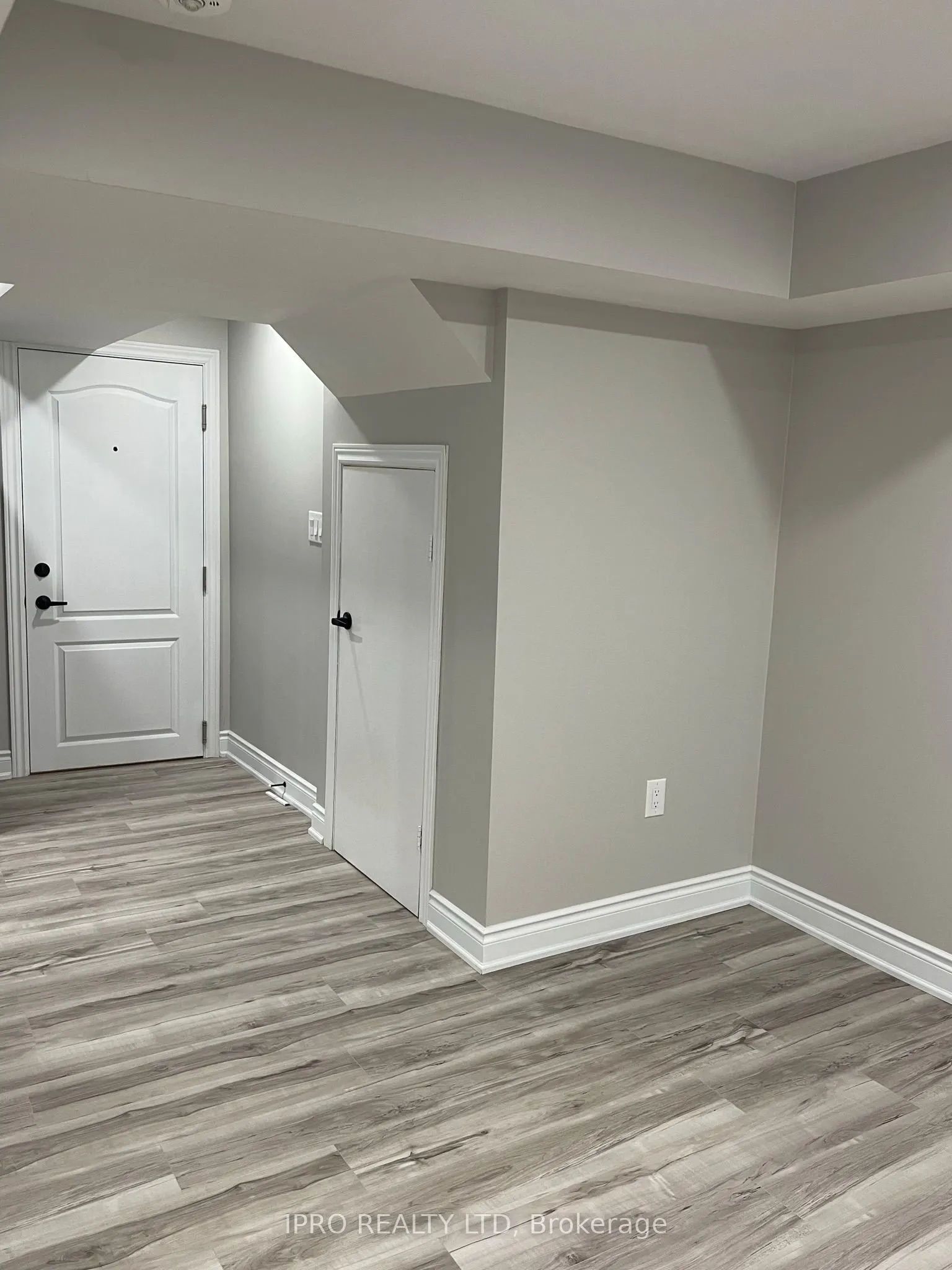 34 Ebury (LOWER) Drive