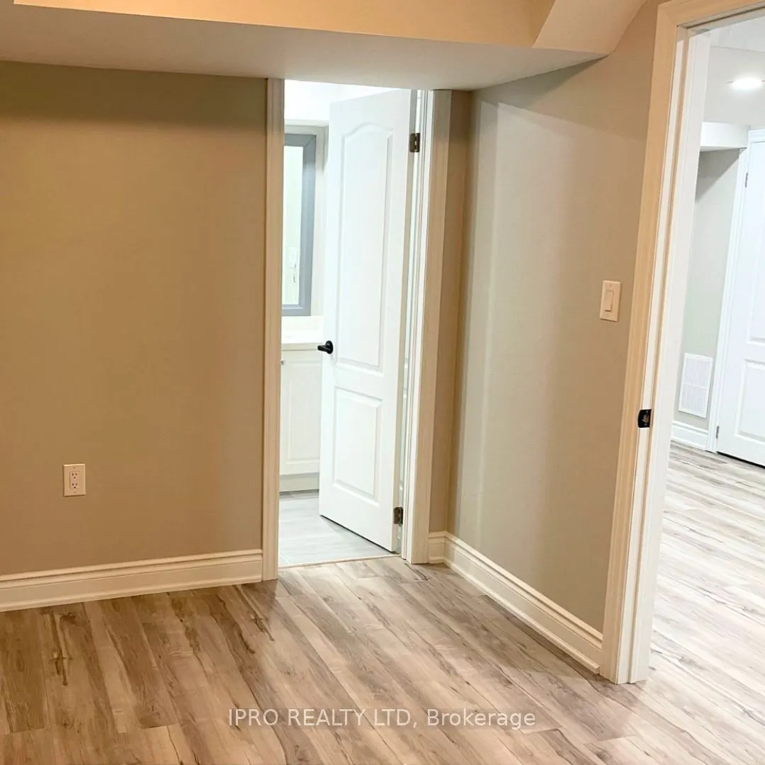34 Ebury (LOWER) Drive