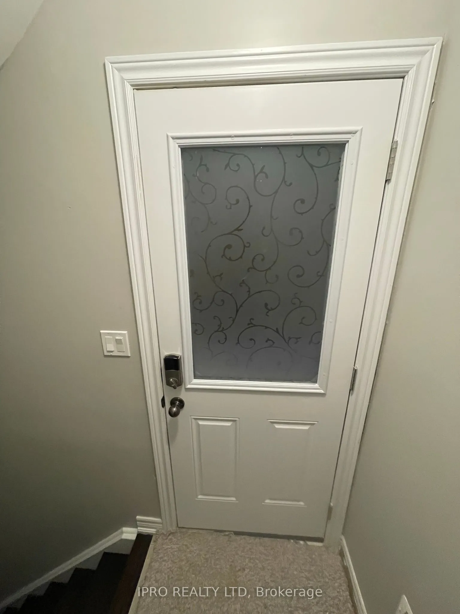 34 Ebury (LOWER) Drive
