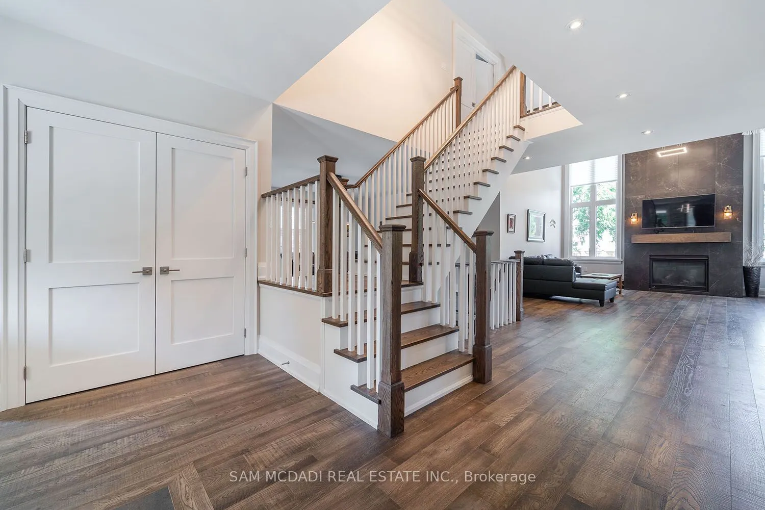 2163 Deyncourt Drive