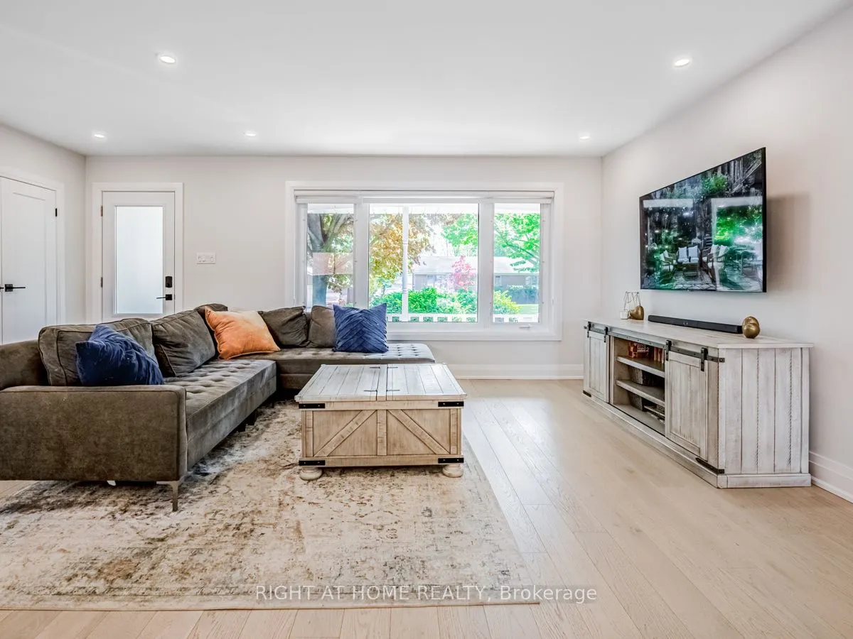 883 FRANCIS Road