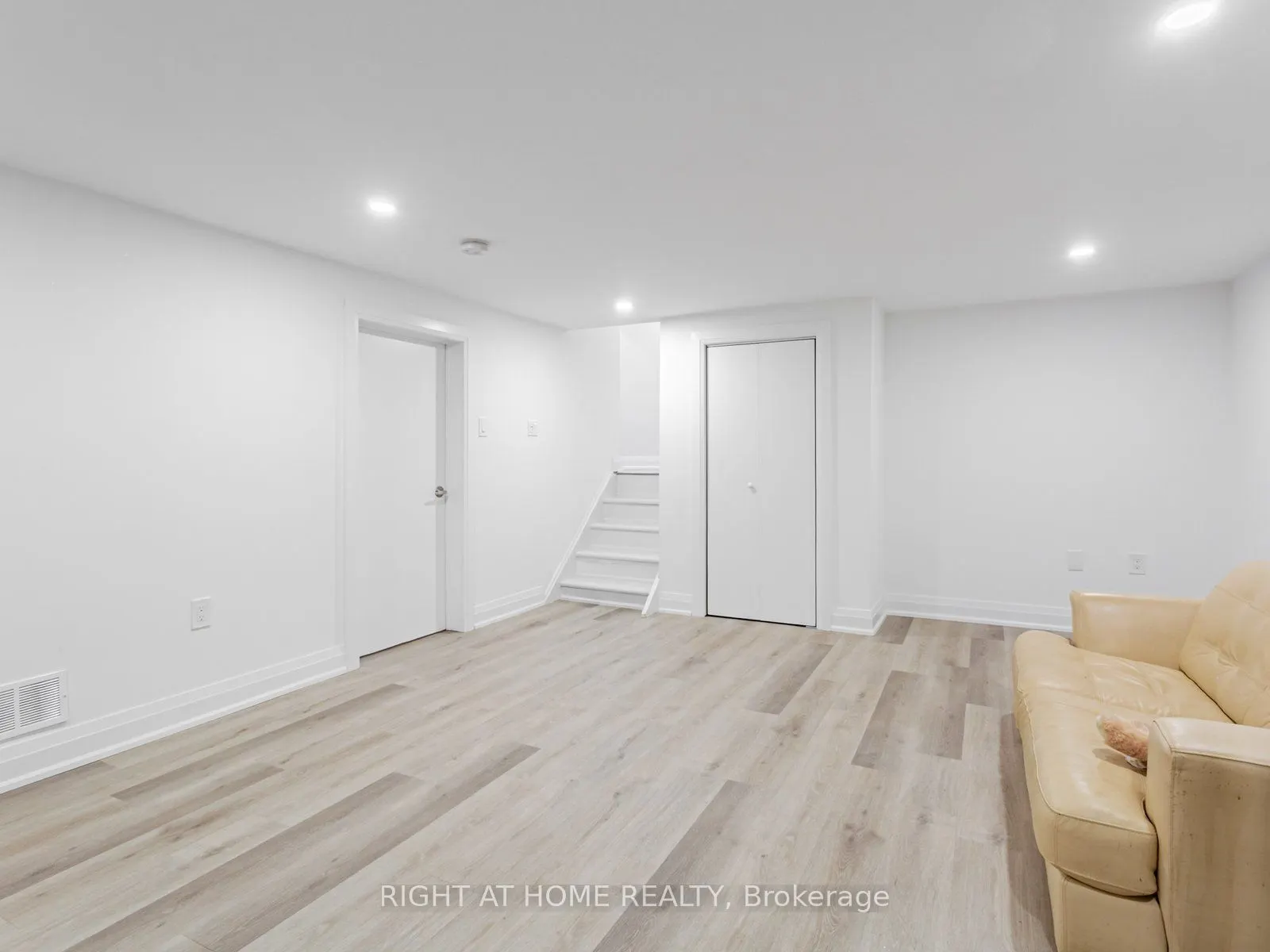 883 FRANCIS Road