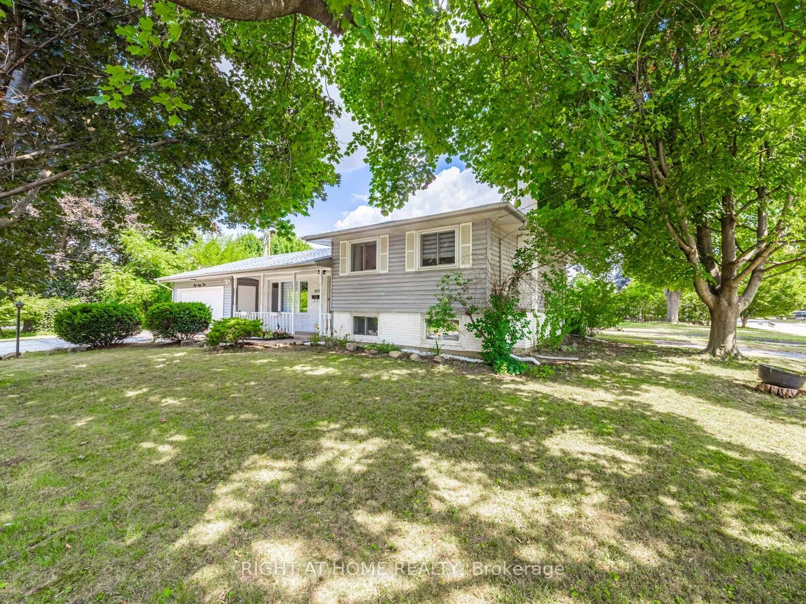883 FRANCIS Road