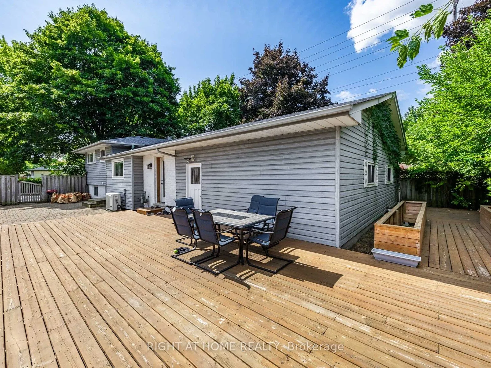 883 FRANCIS Road