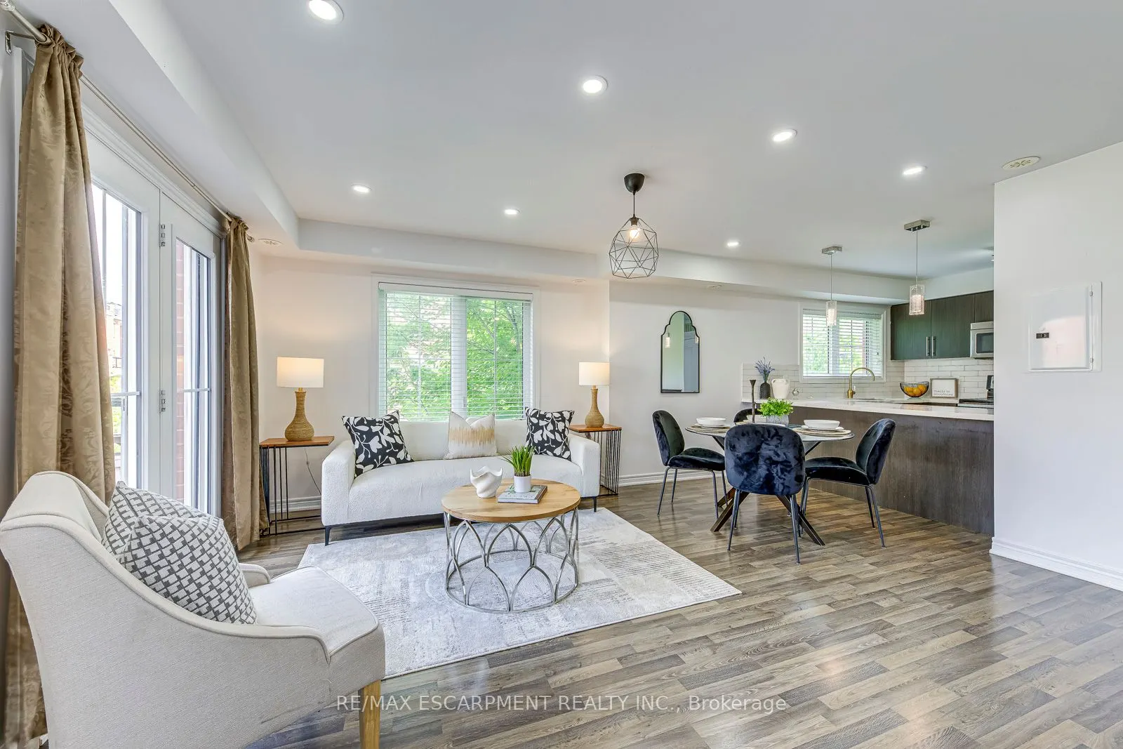 2468 Post Road, #22