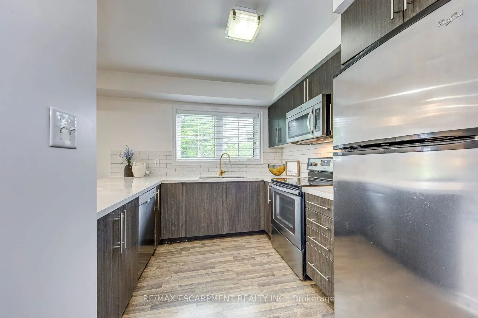 2468 Post Road, #22
