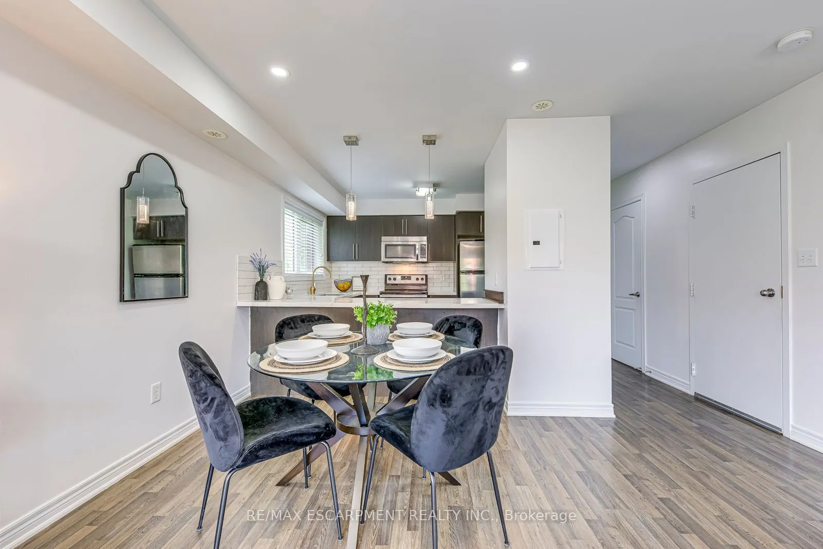 2468 Post Road, #22