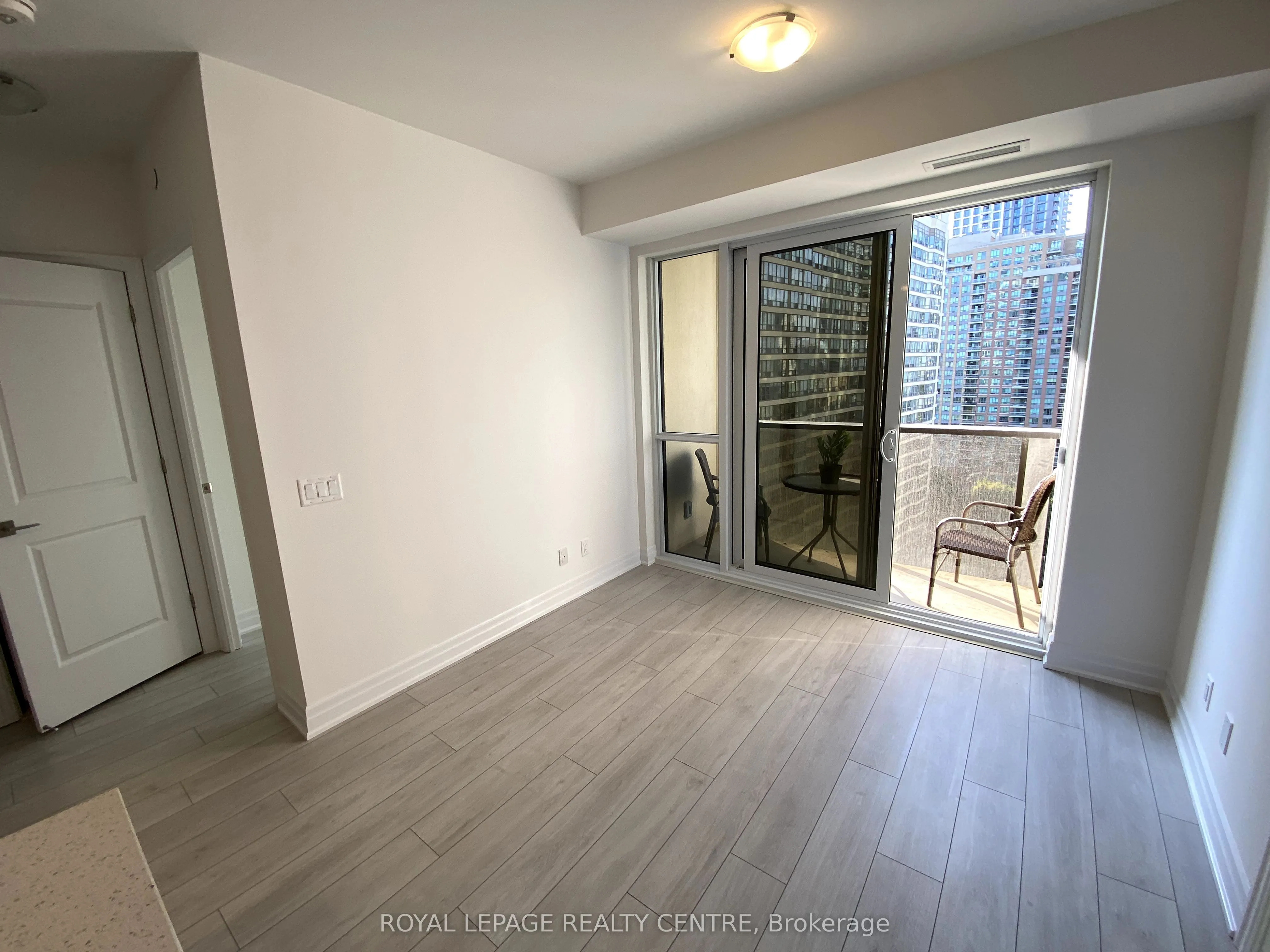 30 Elm Drive W, #1211