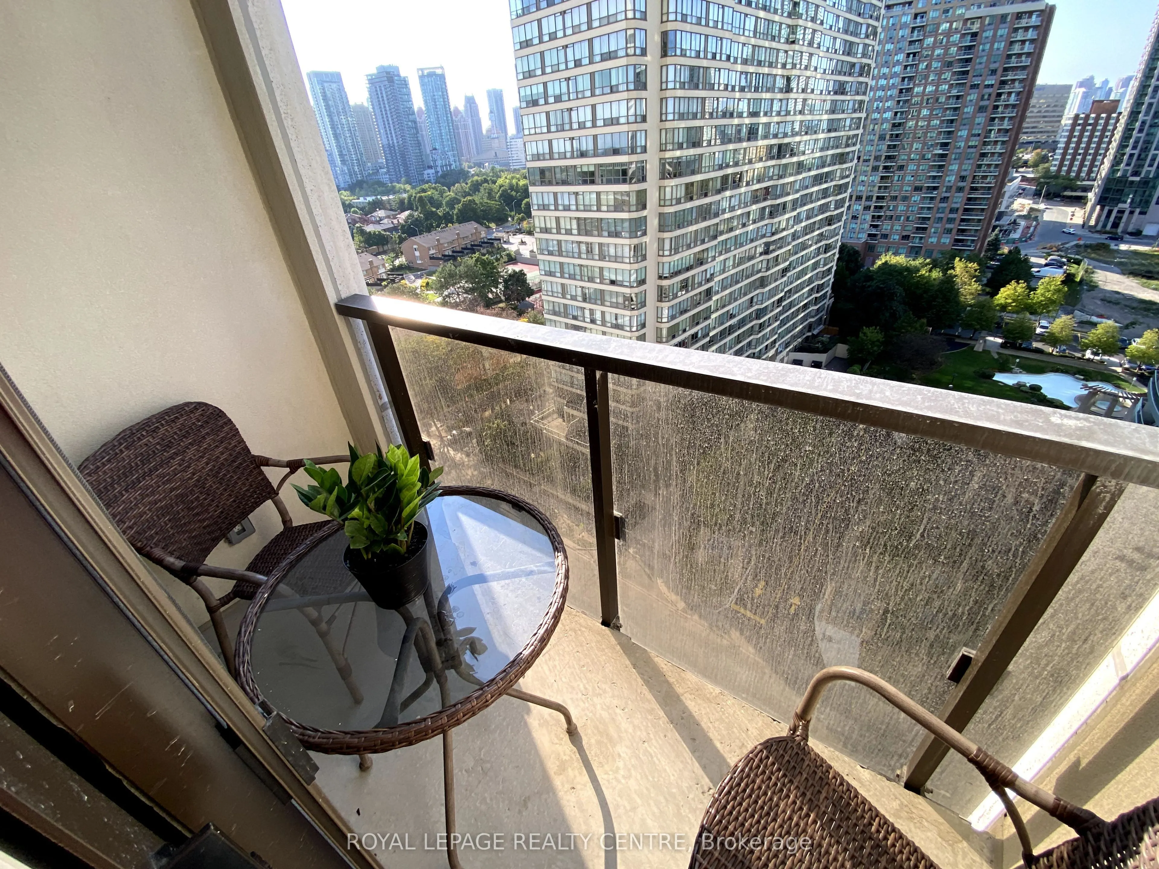 30 Elm Drive W, #1211