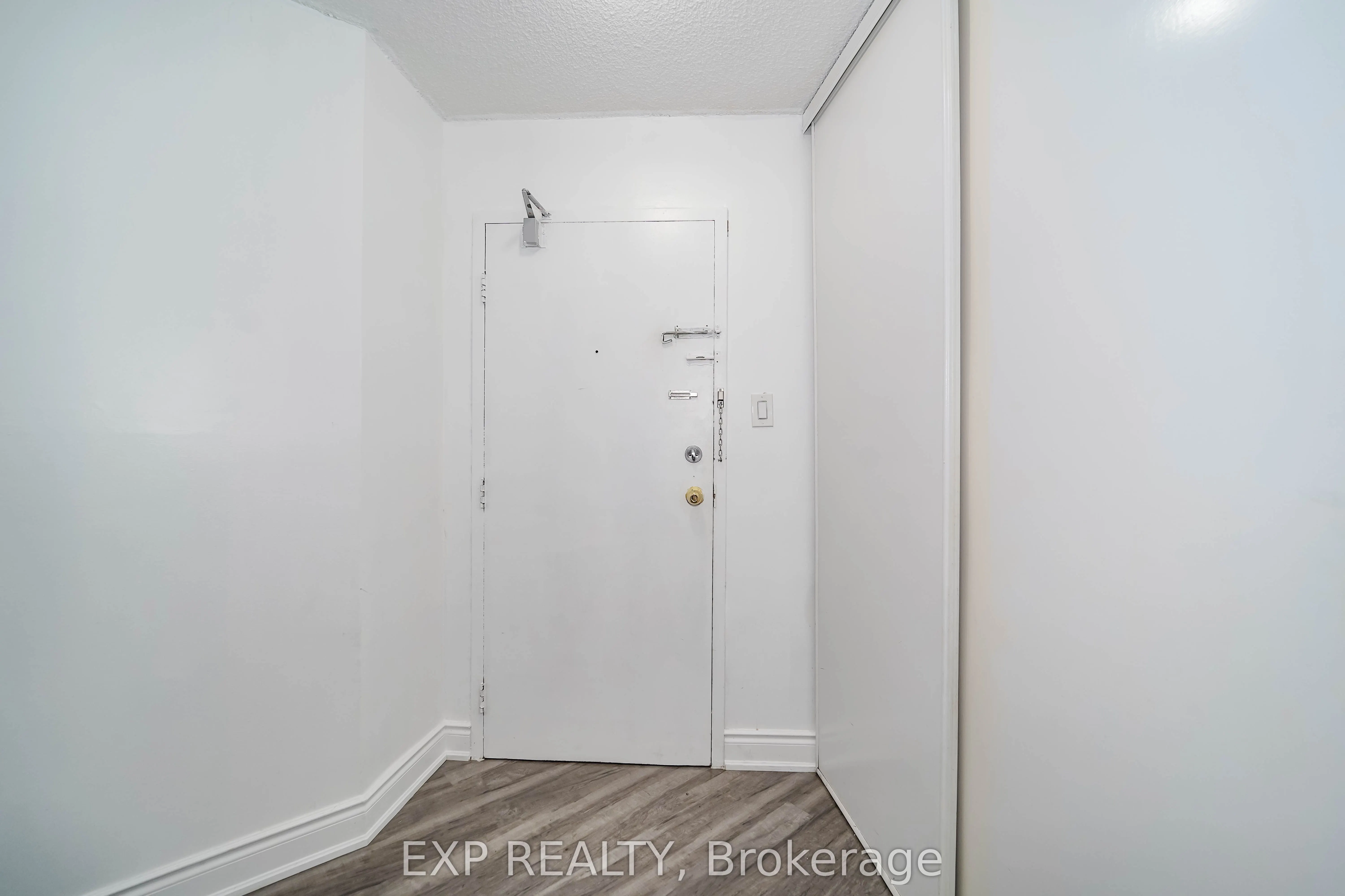 236 Albion Road, #901