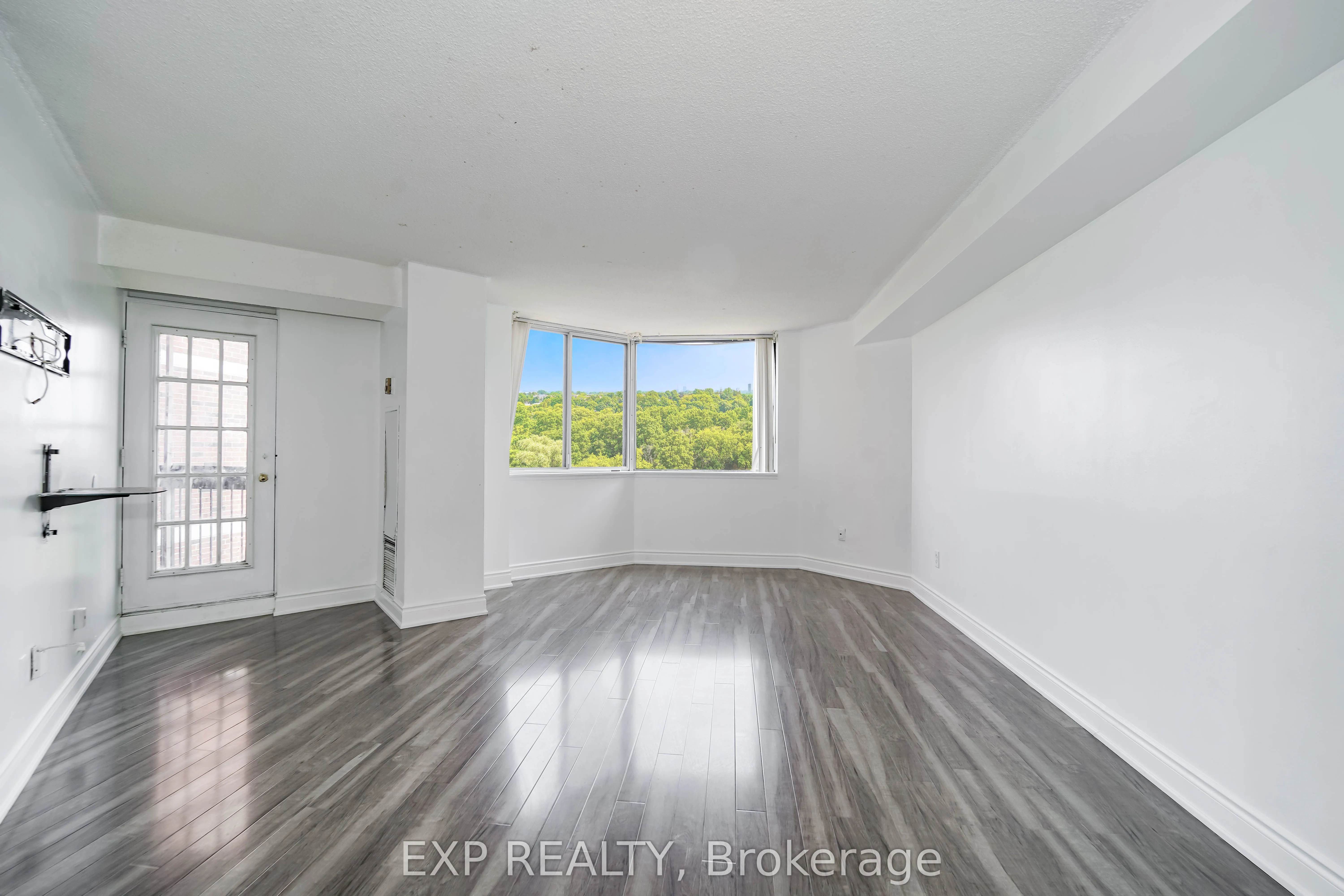 236 Albion Road, #901