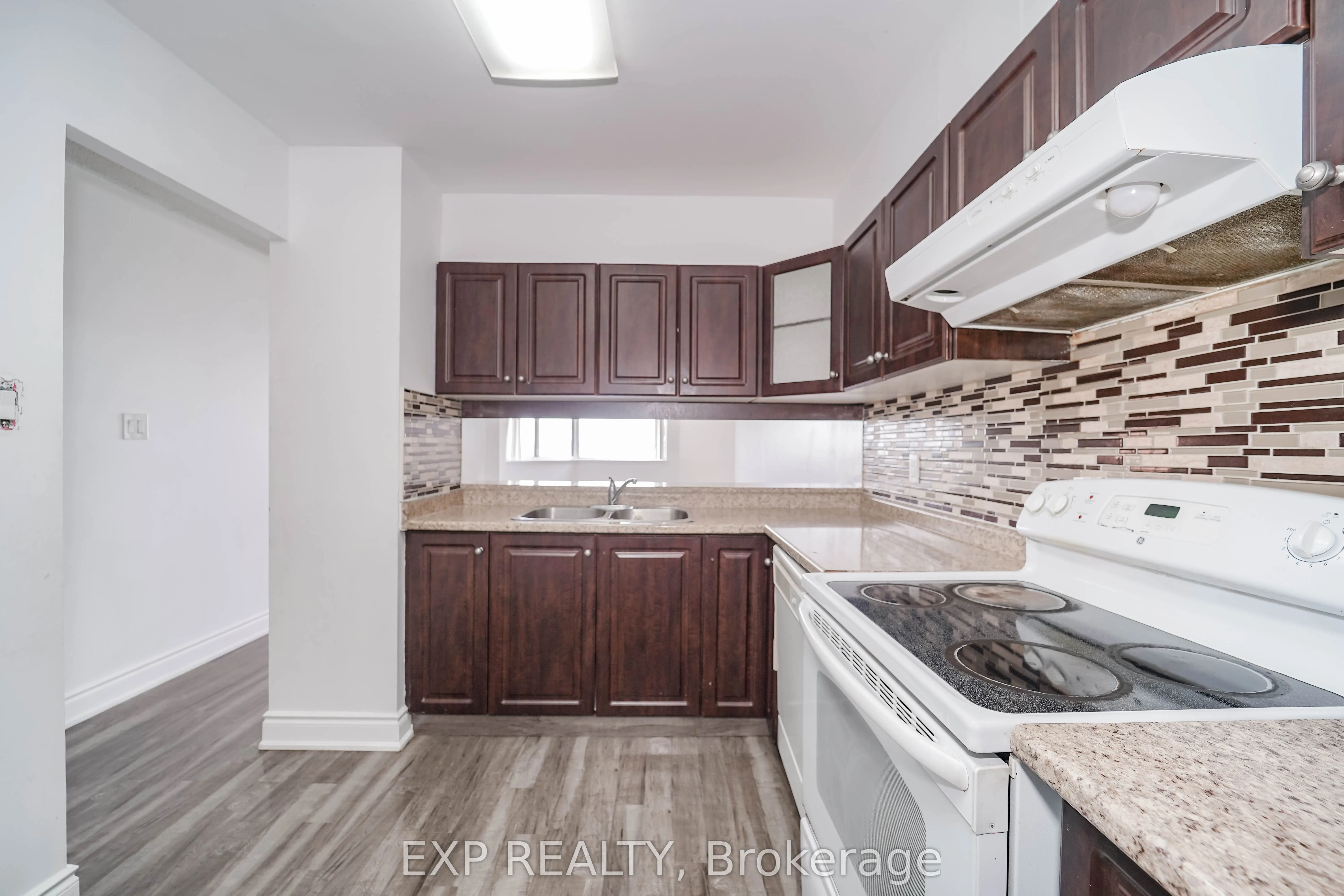 236 Albion Road, #901