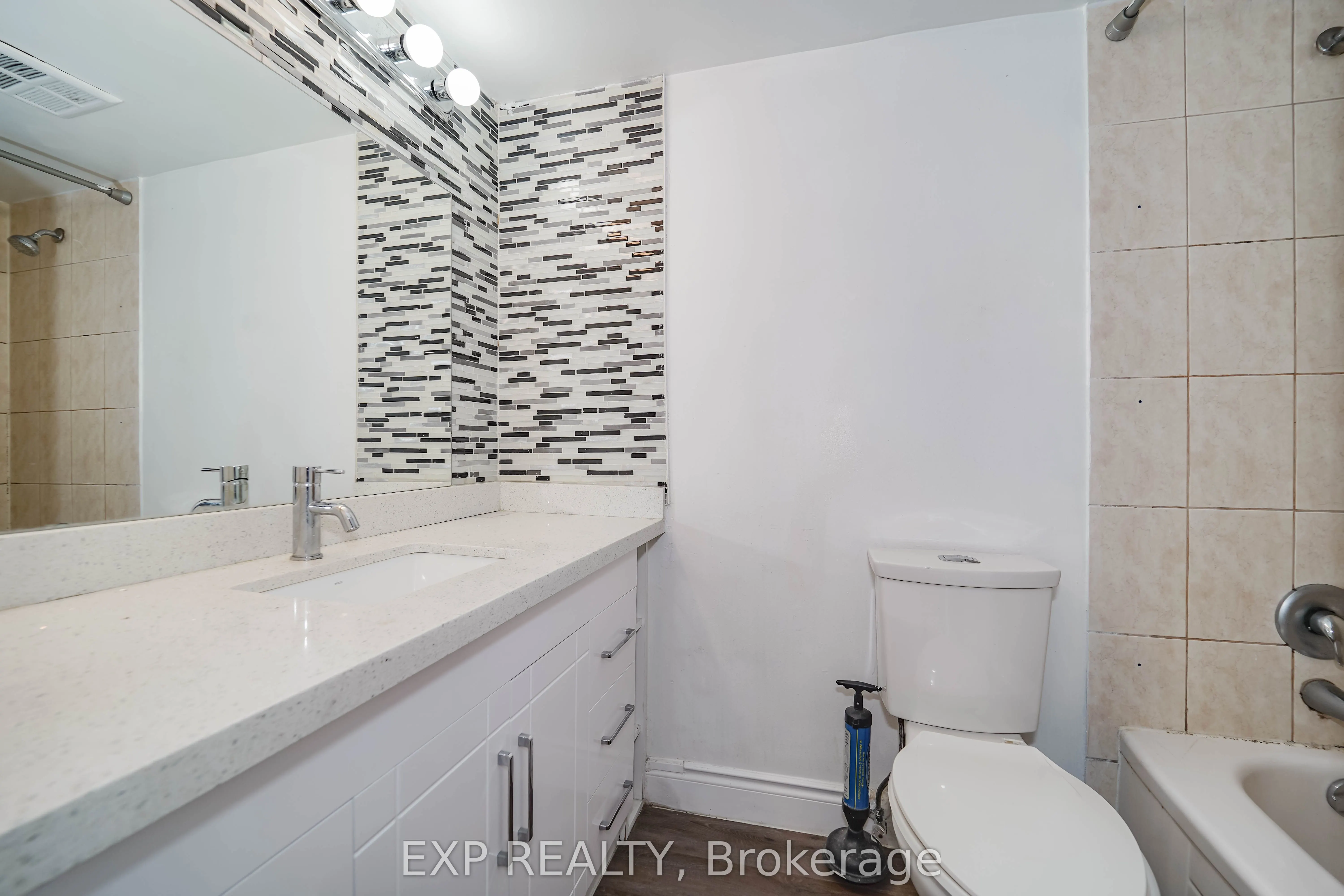 236 Albion Road, #901