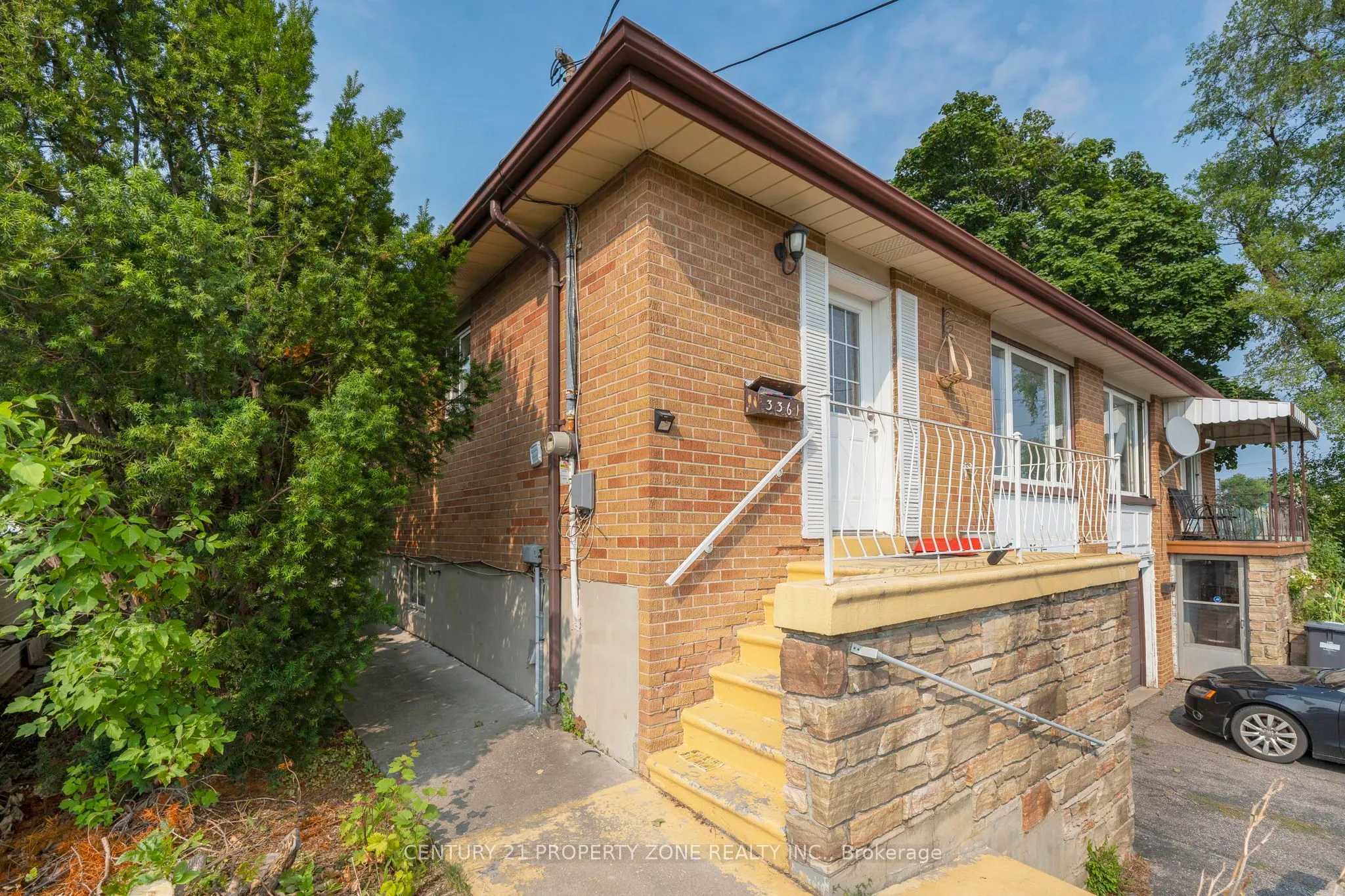 3361 The Credit Woodlands