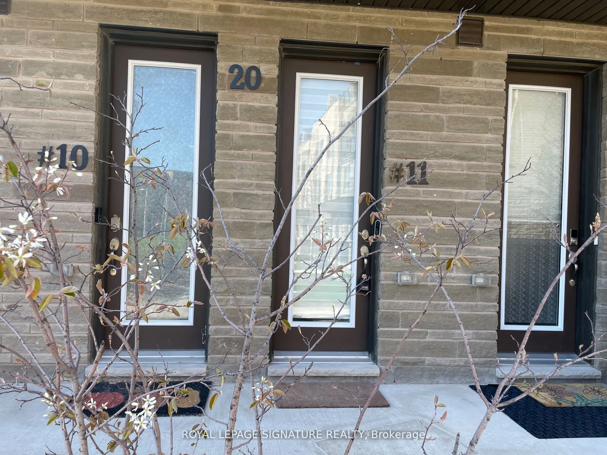 20 Woodstream Drive, #11