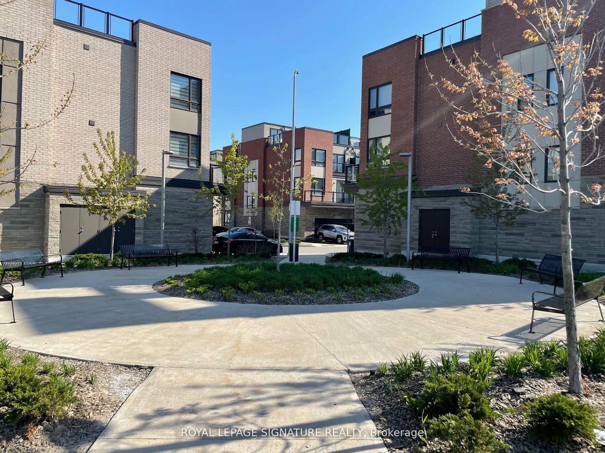 20 Woodstream Drive, #11