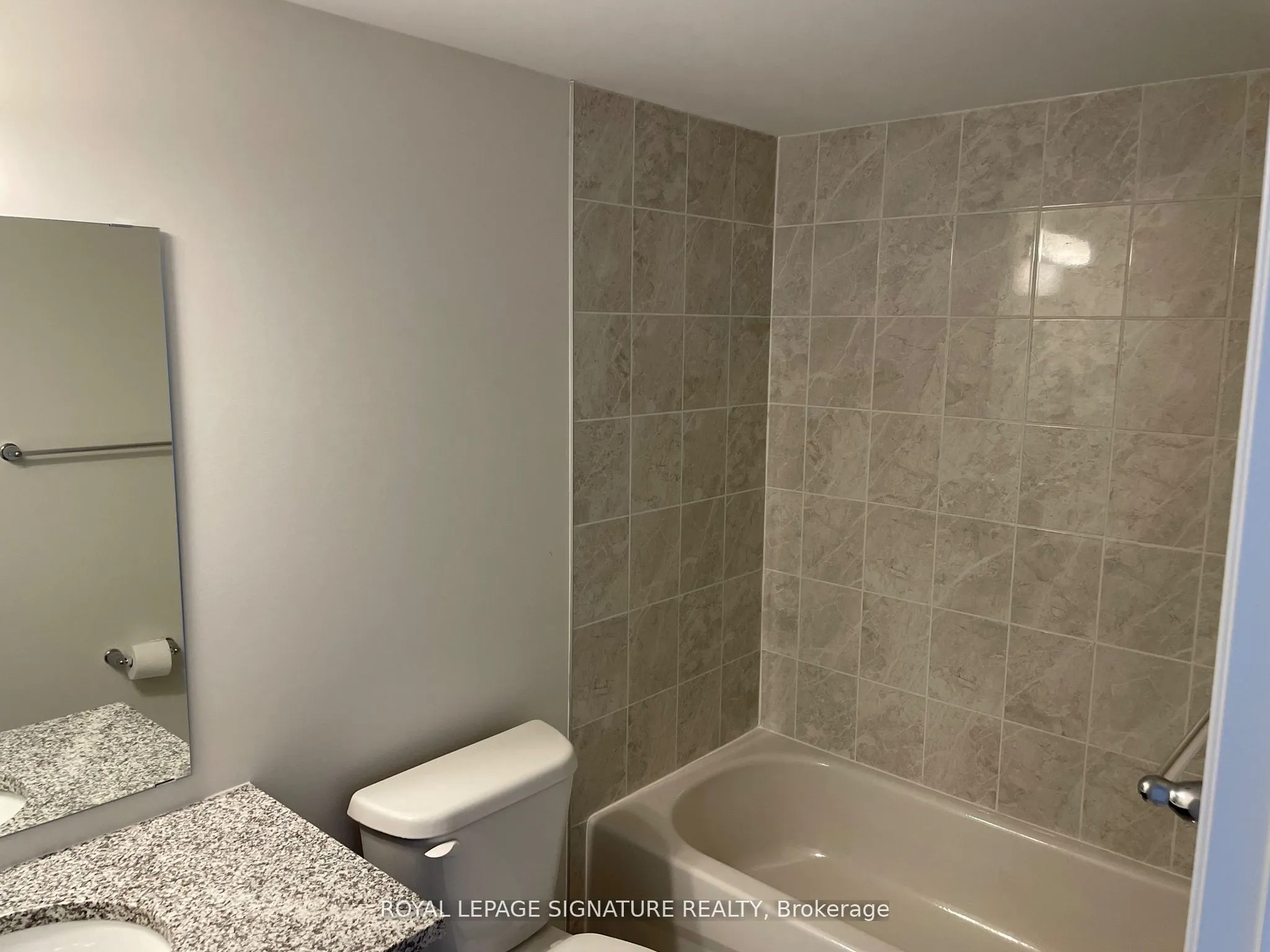 20 Woodstream Drive, #11