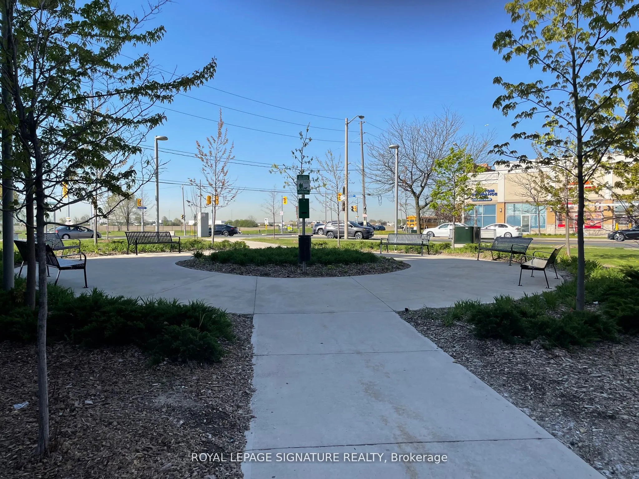 20 Woodstream Drive, #11